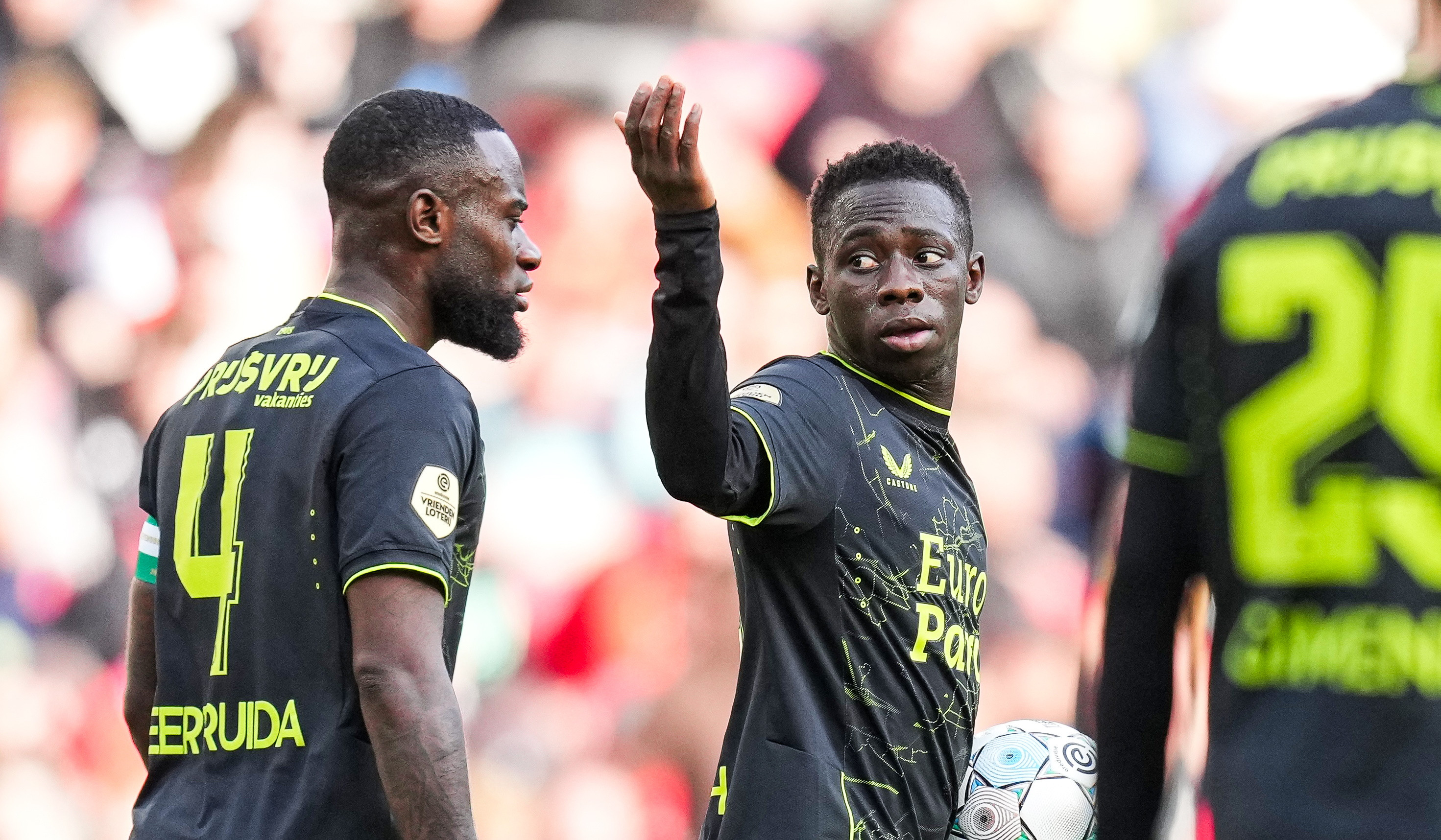 Cijfers • Minteh en Wellenreuther trekken goede vorm door tegen PSV