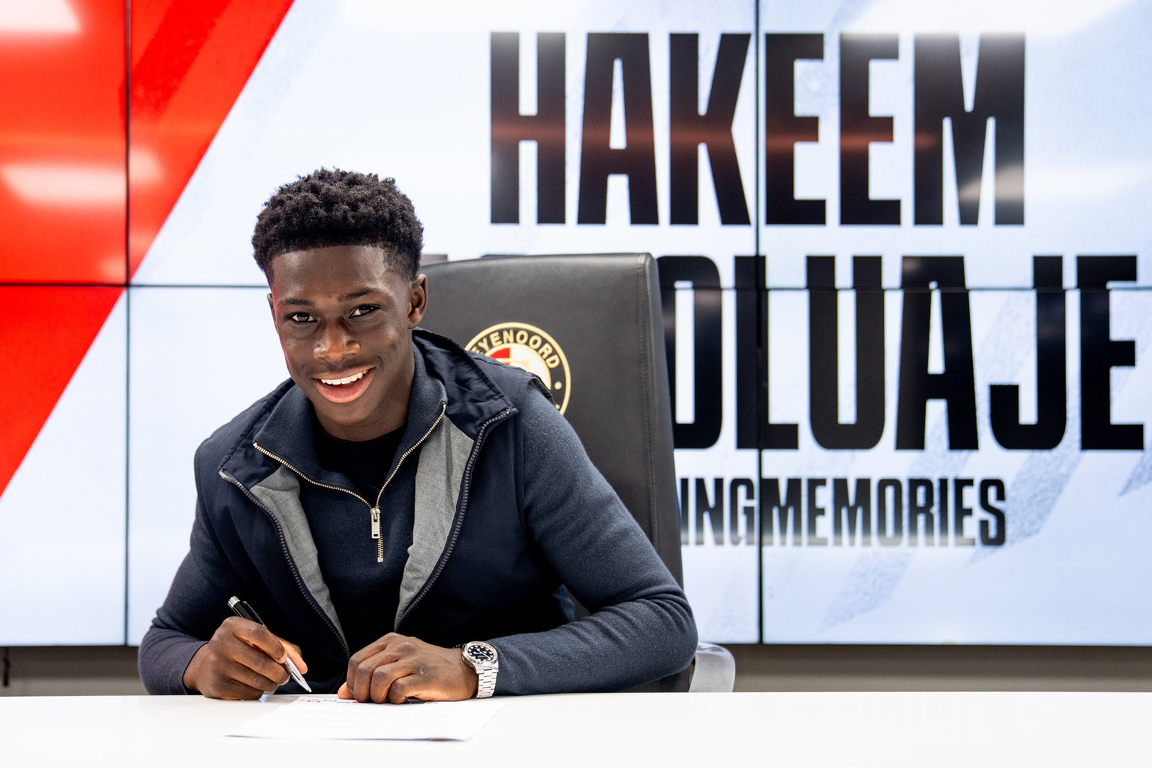 hakeem-agboluaje-profcontract