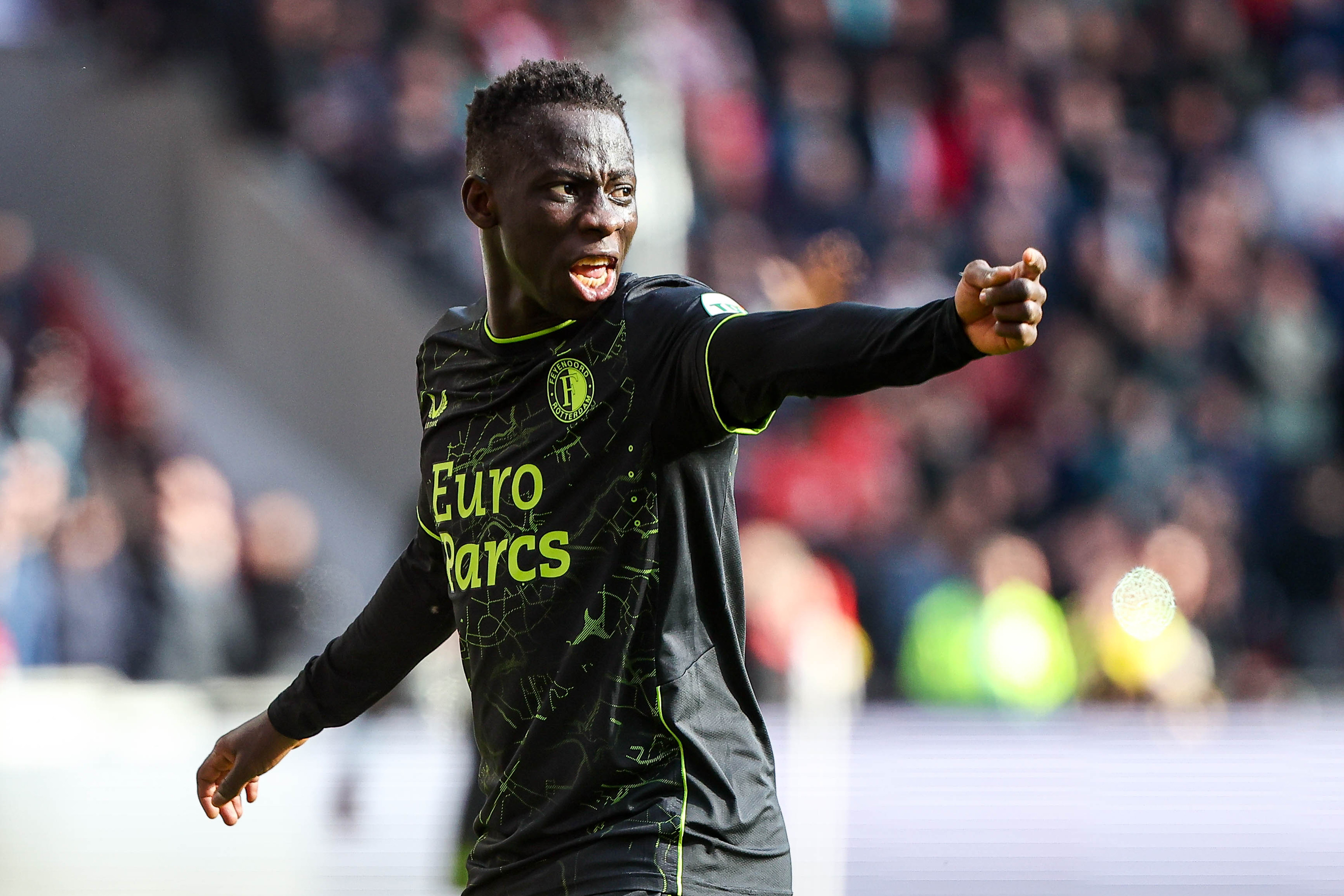 Feyenoord profiteert mee aan transfer Minteh