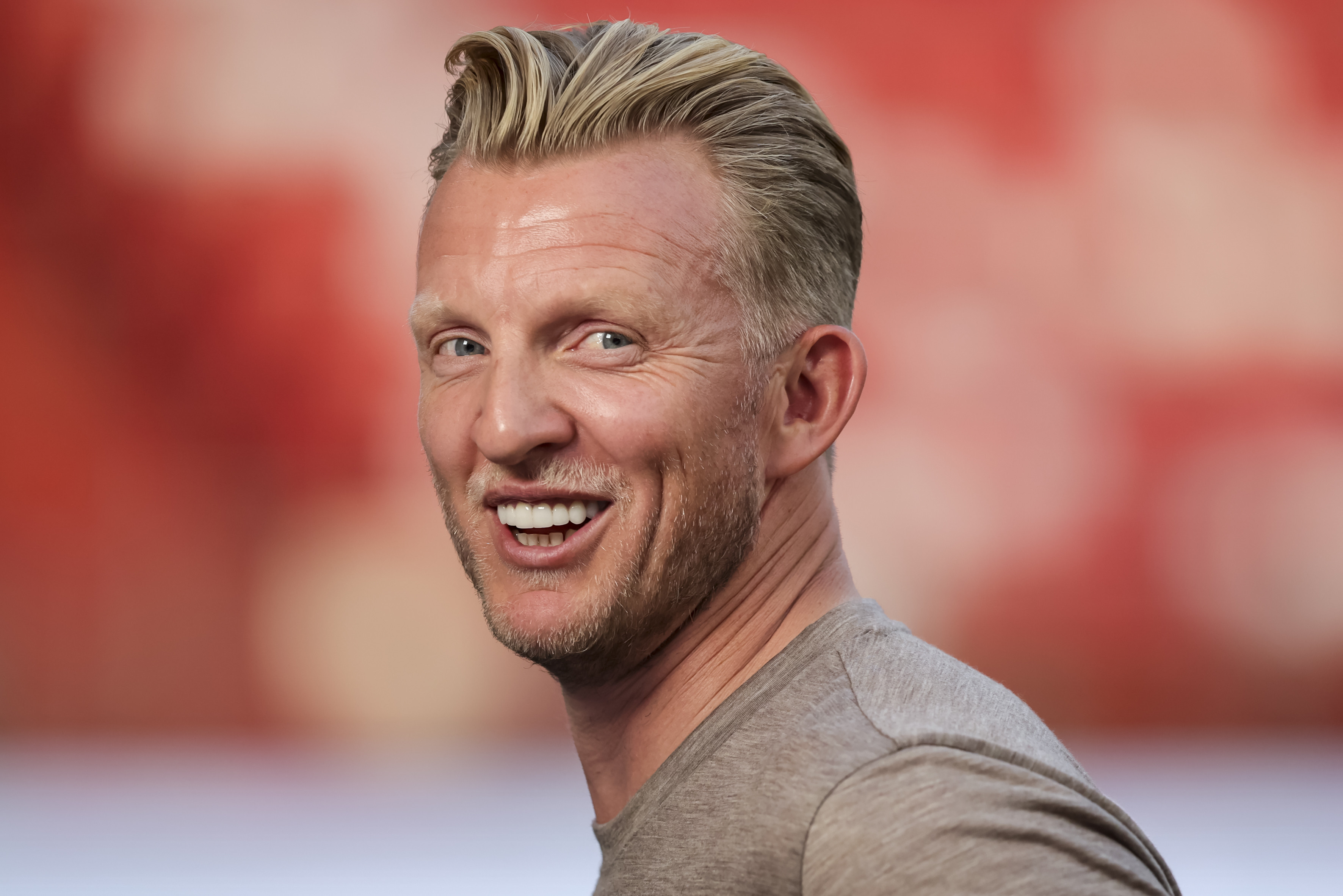 Kuyt op zijn plek bij Dordrecht: "Maar dat Feyenoord ooit een droom is, kan ik niet ontkennen"