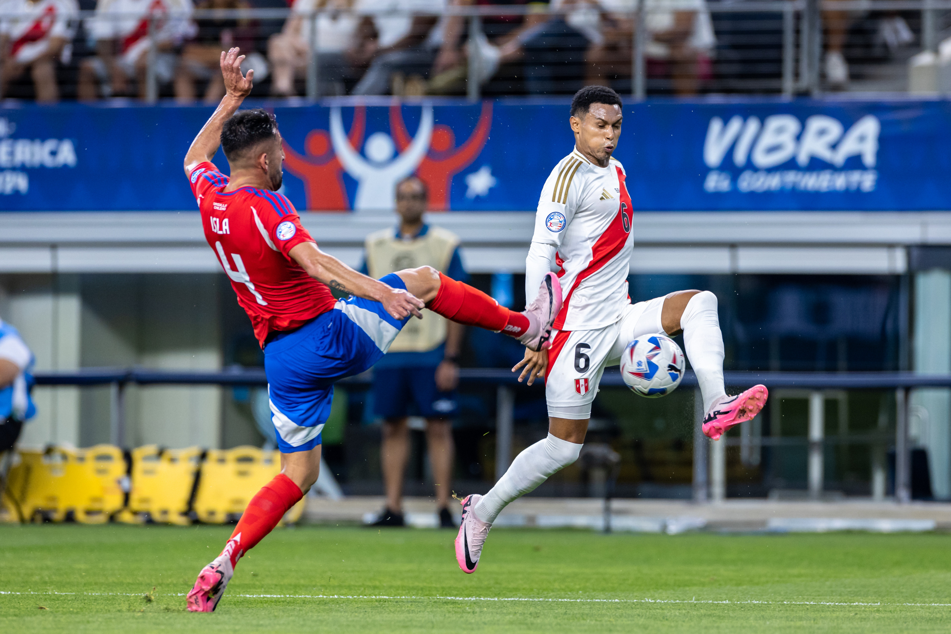 López verliest met Peru tweede groepsduel van Canada