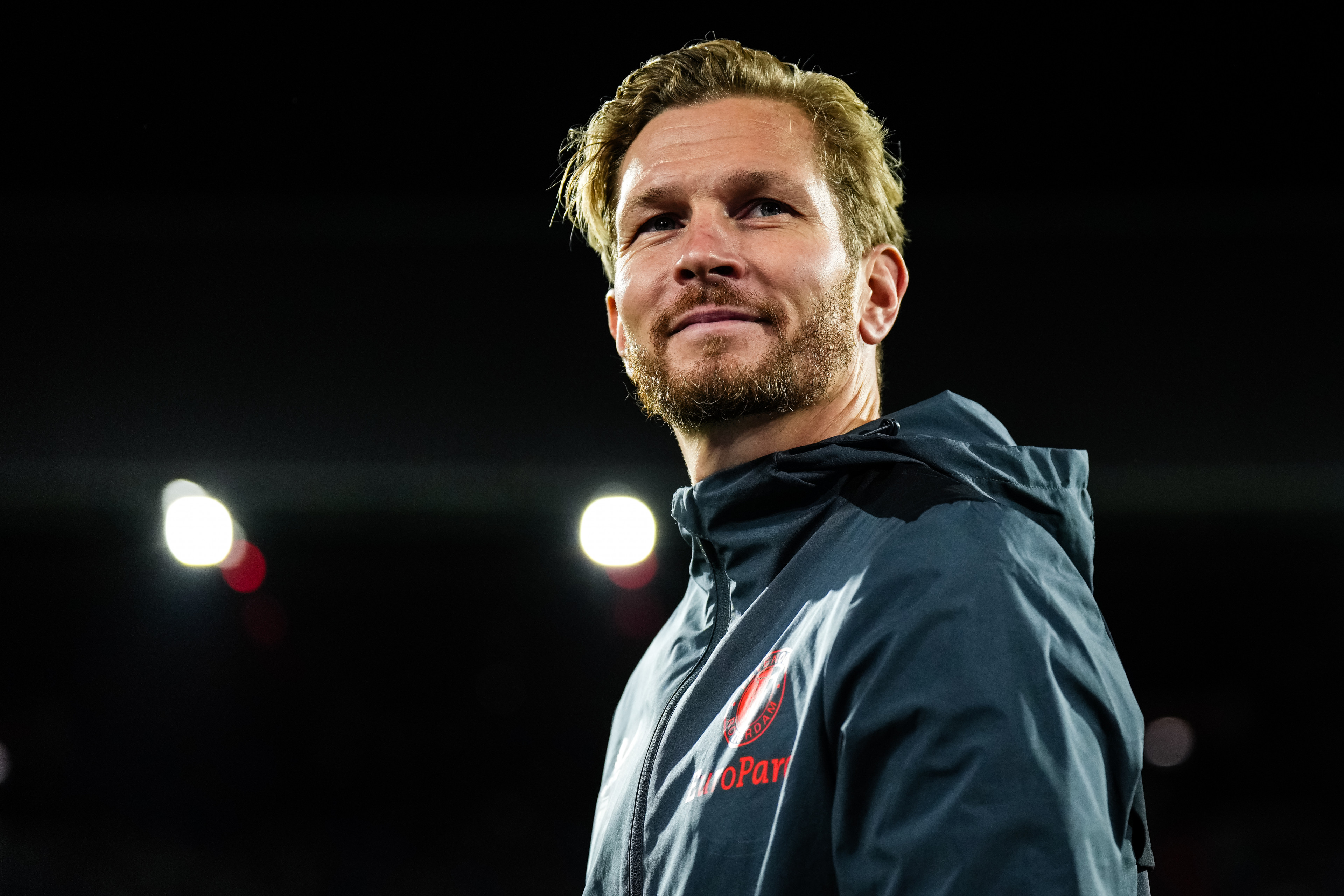 Keeperstrainer krijgt aanbieding uit zandbak