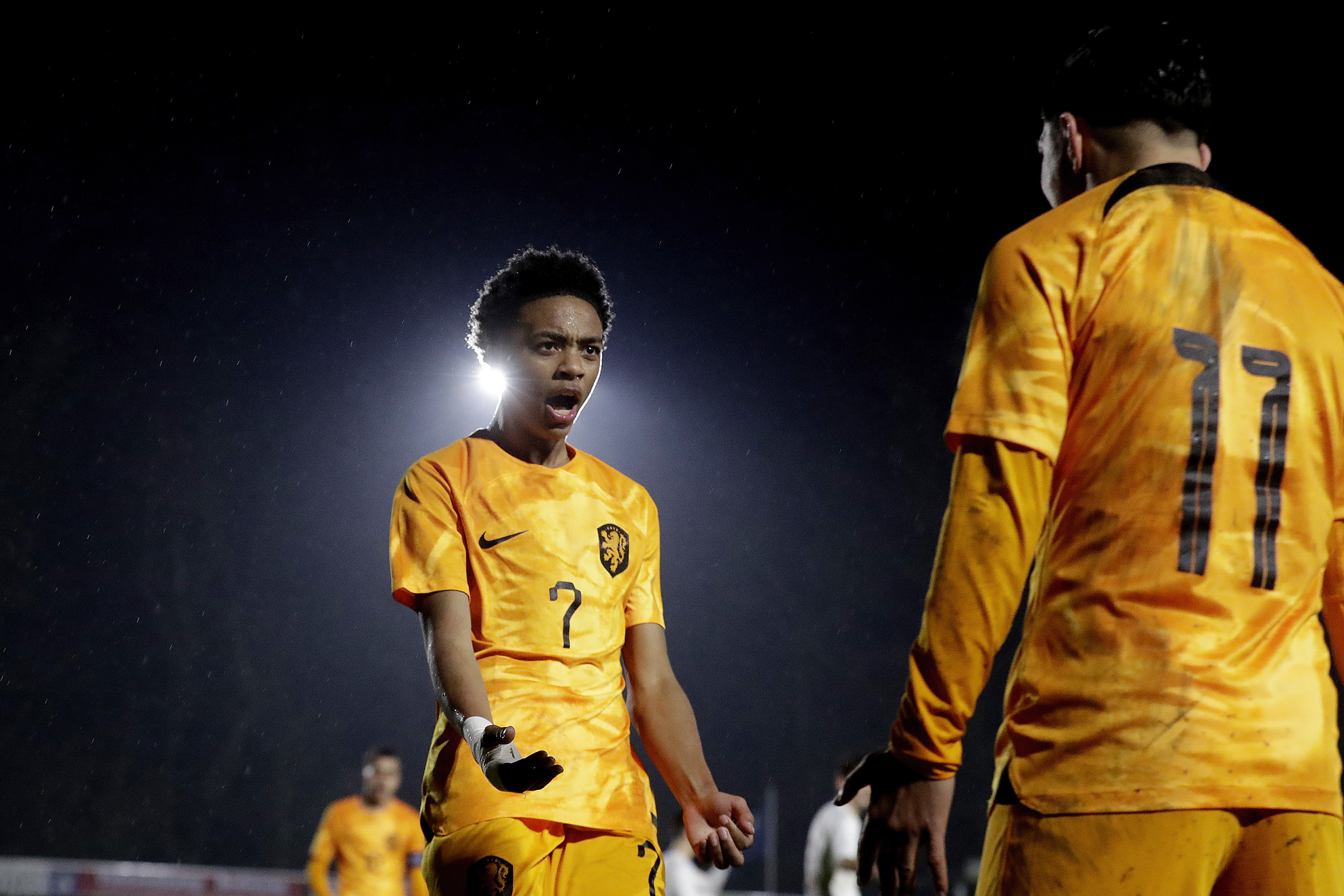 Feyenoord gaat Ajax-talent Zinhagel spoedig presenteren