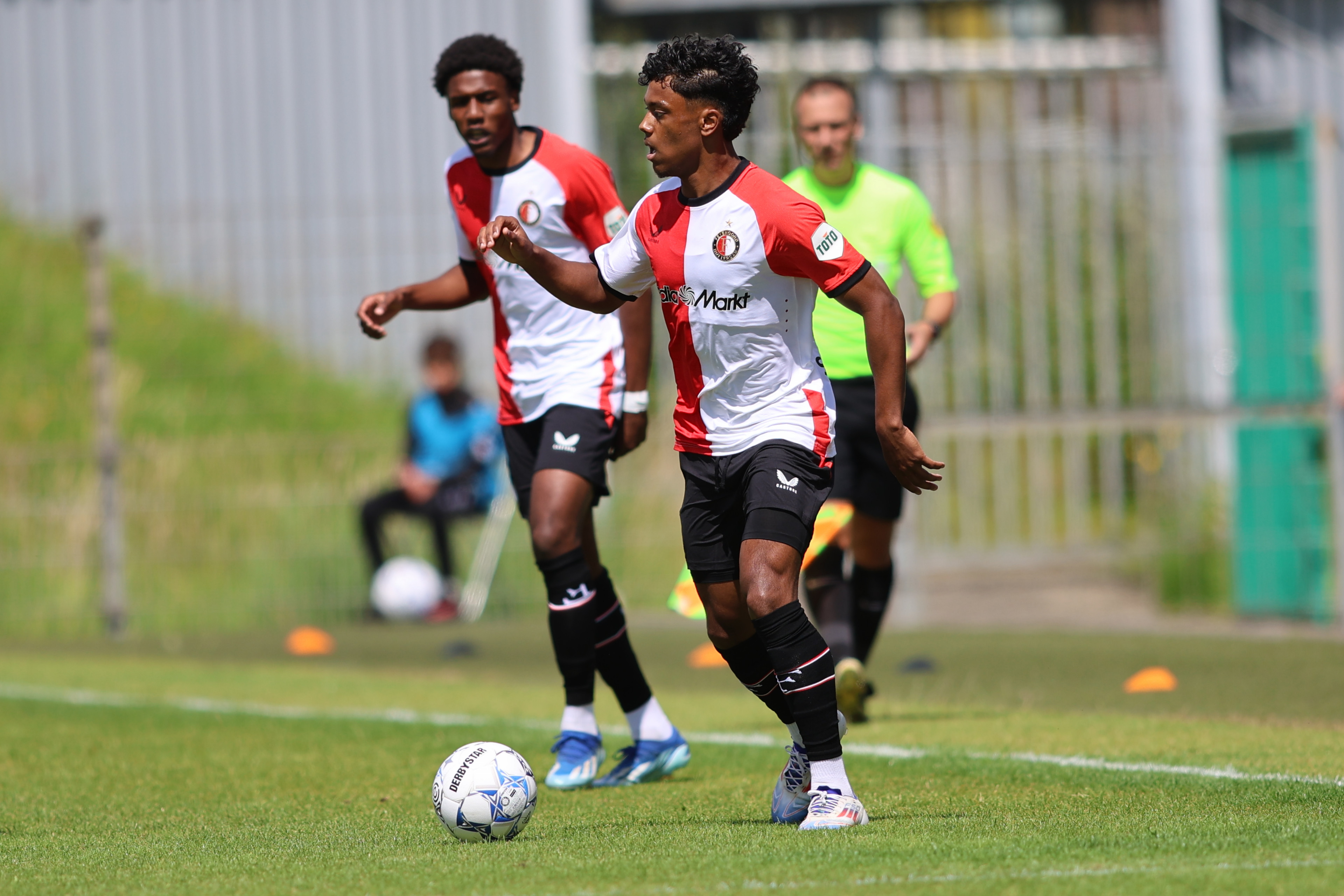 Slory hoopt op kans bij Feyenoord: "Ik wil het liefst blijven"