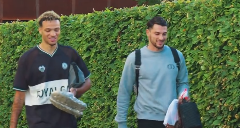 VIDEO: Spelers verschijnen op 1908 voor eerste training