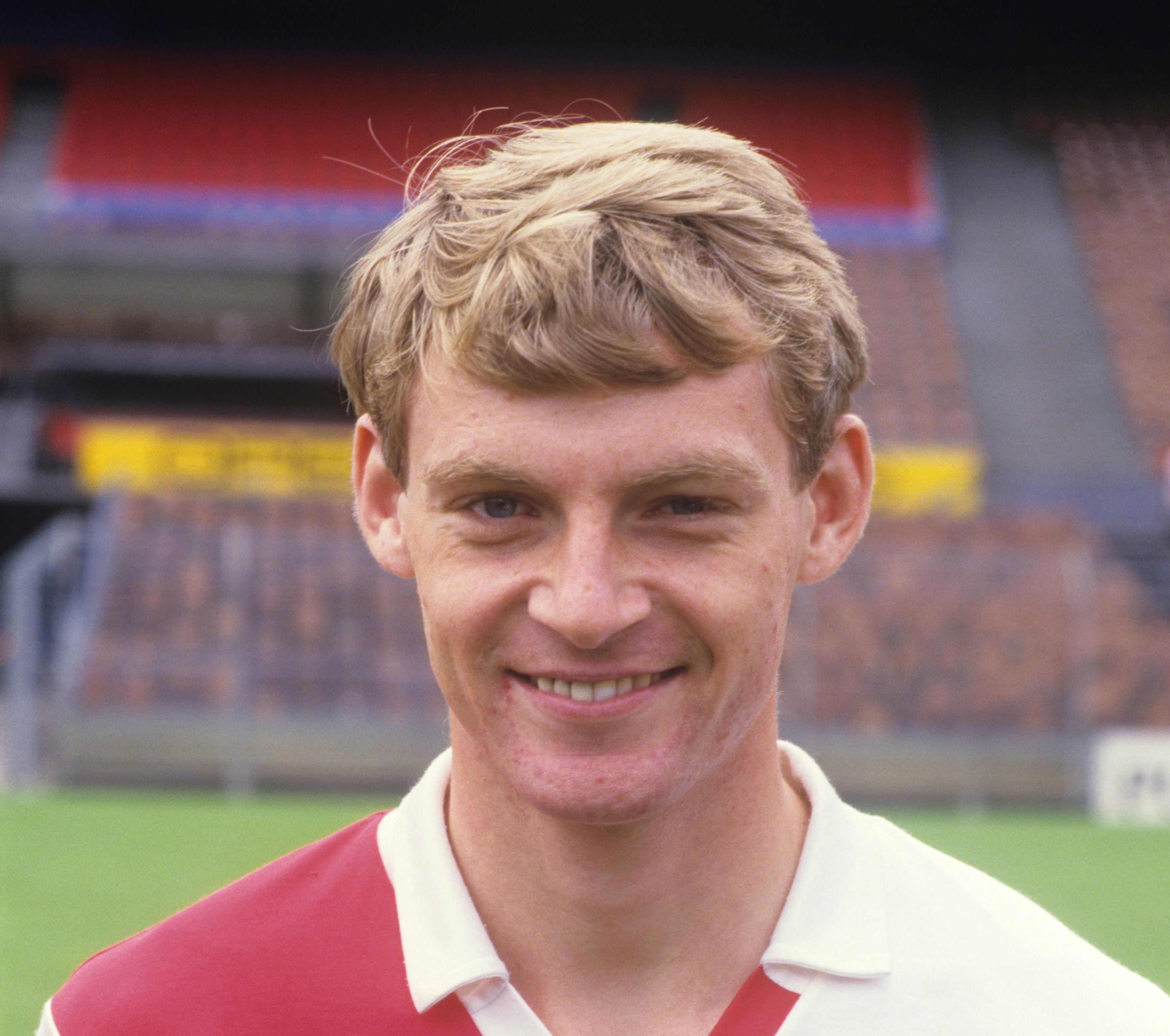 Oud-Feyenoorder blikt terug op donkere periode: "Er groeide gras uit de afvoer in de douche"