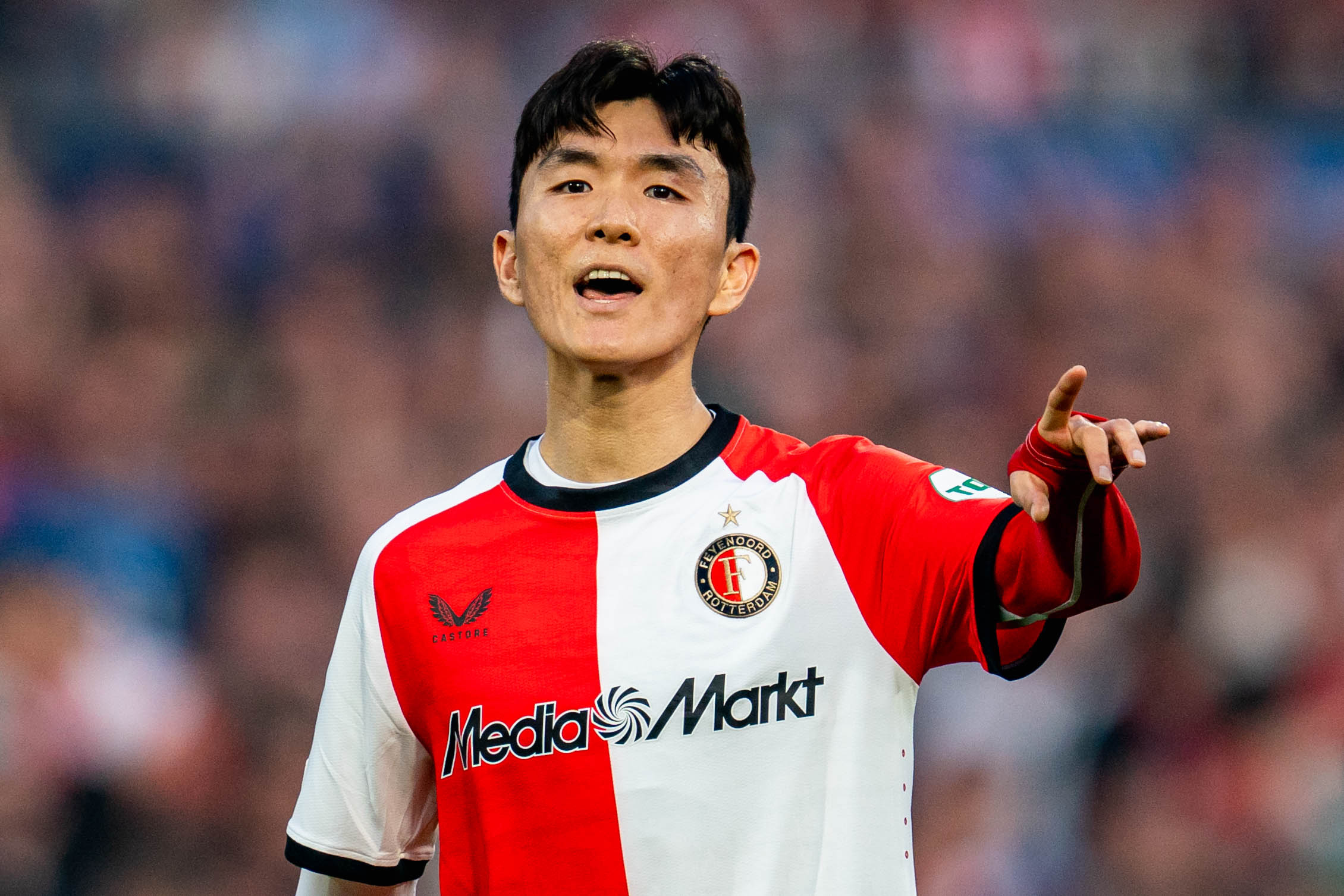 Feyenoord speelt quitte bij verkoop Hwang, maar bespaart miljoenen