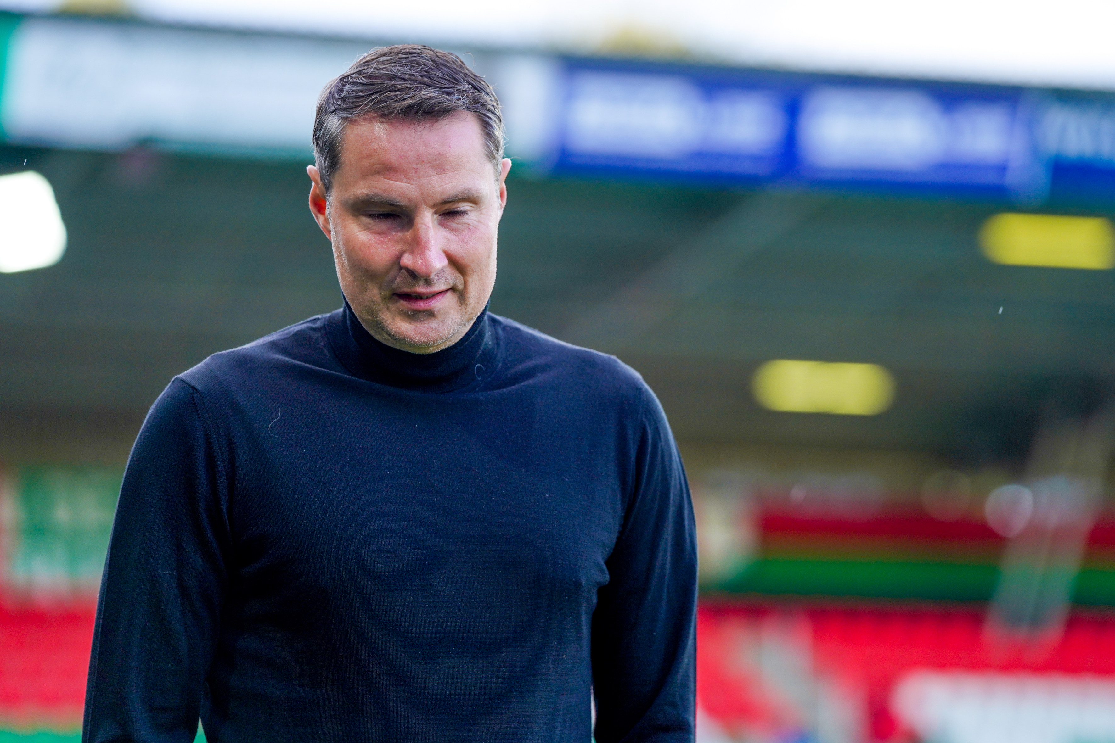 Oud-Feyenoord trainer Rob Jacobs maakt gehakt van Priske: "Er is niet één die goed voetbalt"