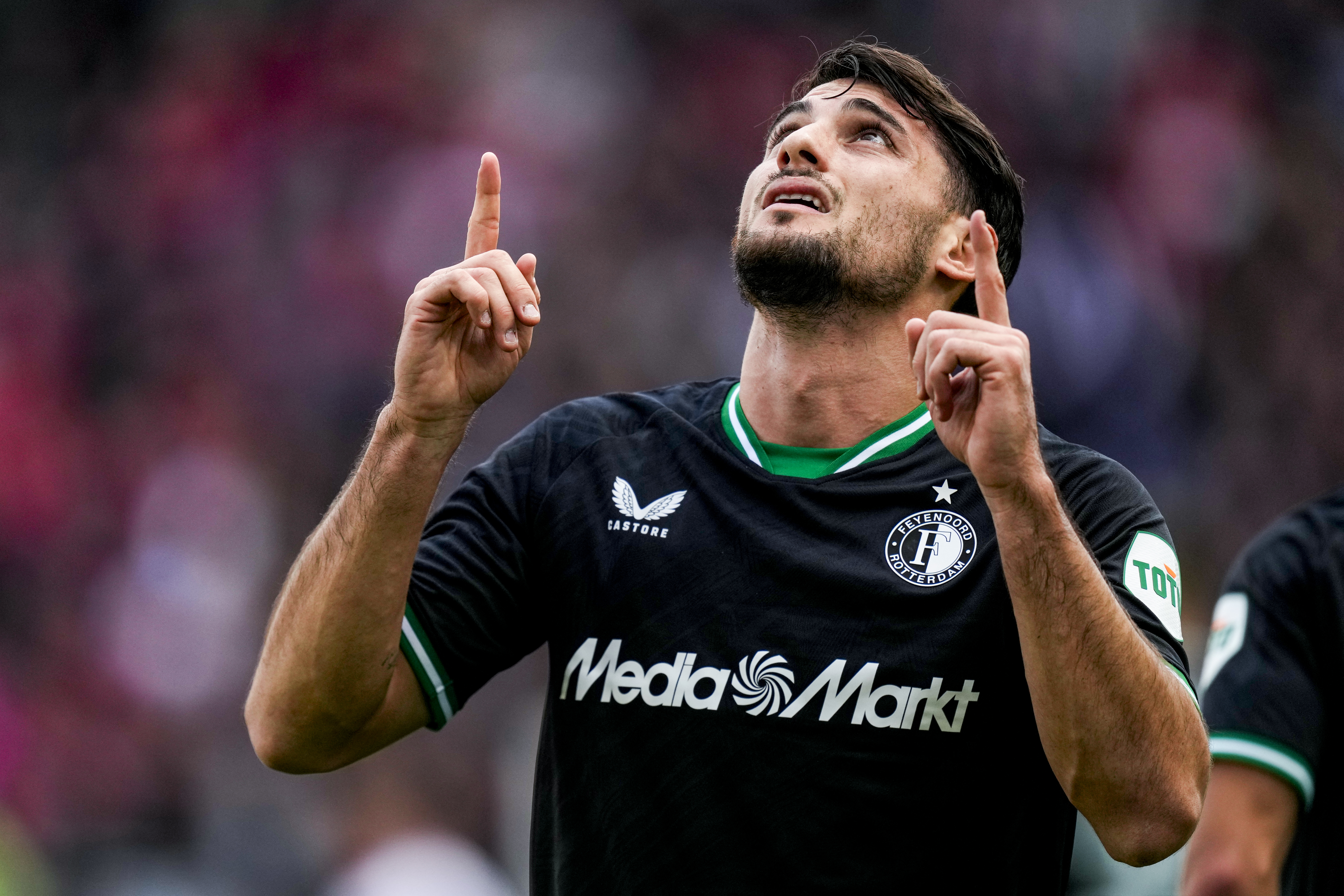 Ook Feyenoords derde spits haakt geblesseerd af