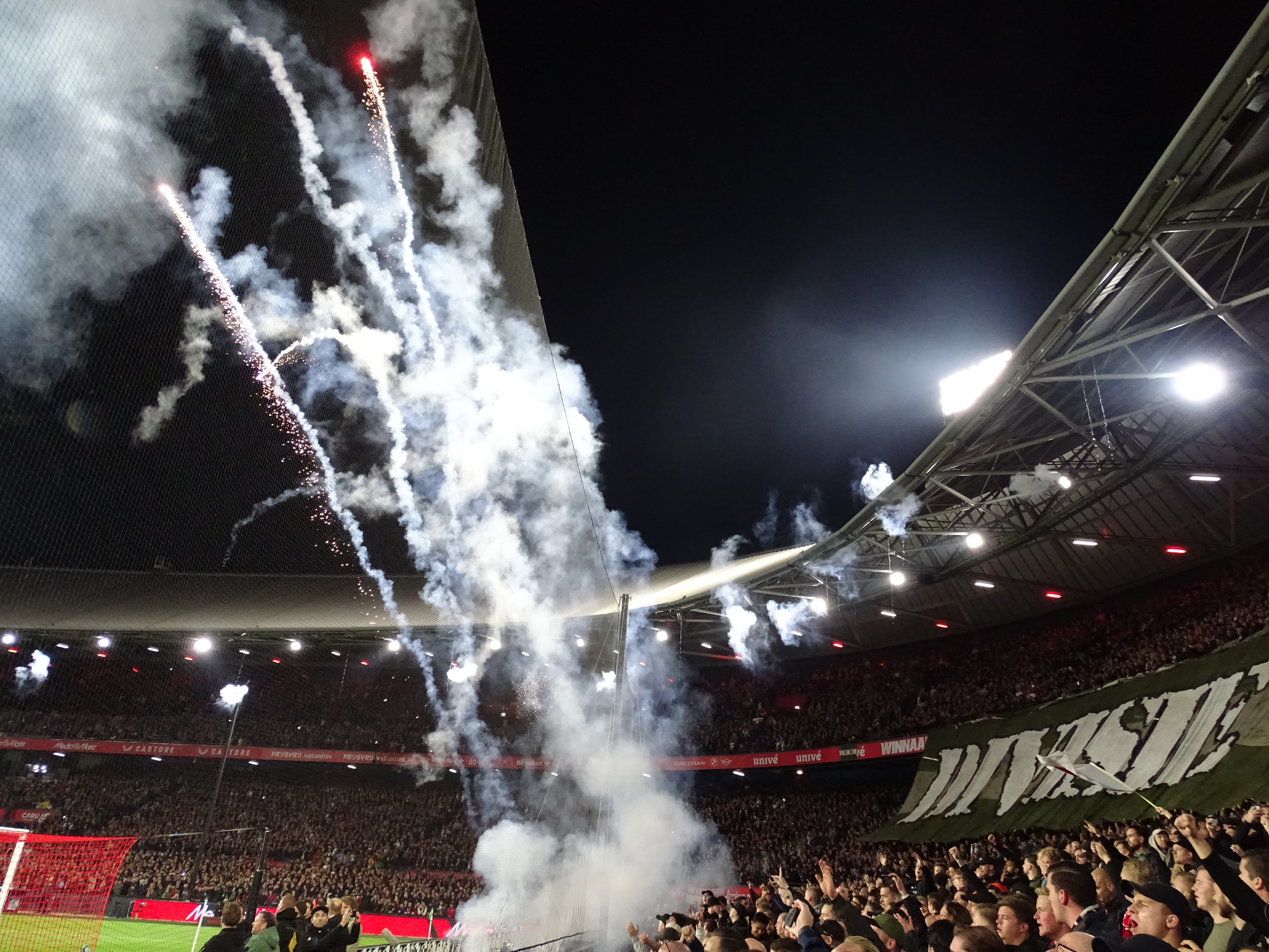 Voetbalpool • Klassieker met grote belangen: wat wordt Feyenoord – Ajax?