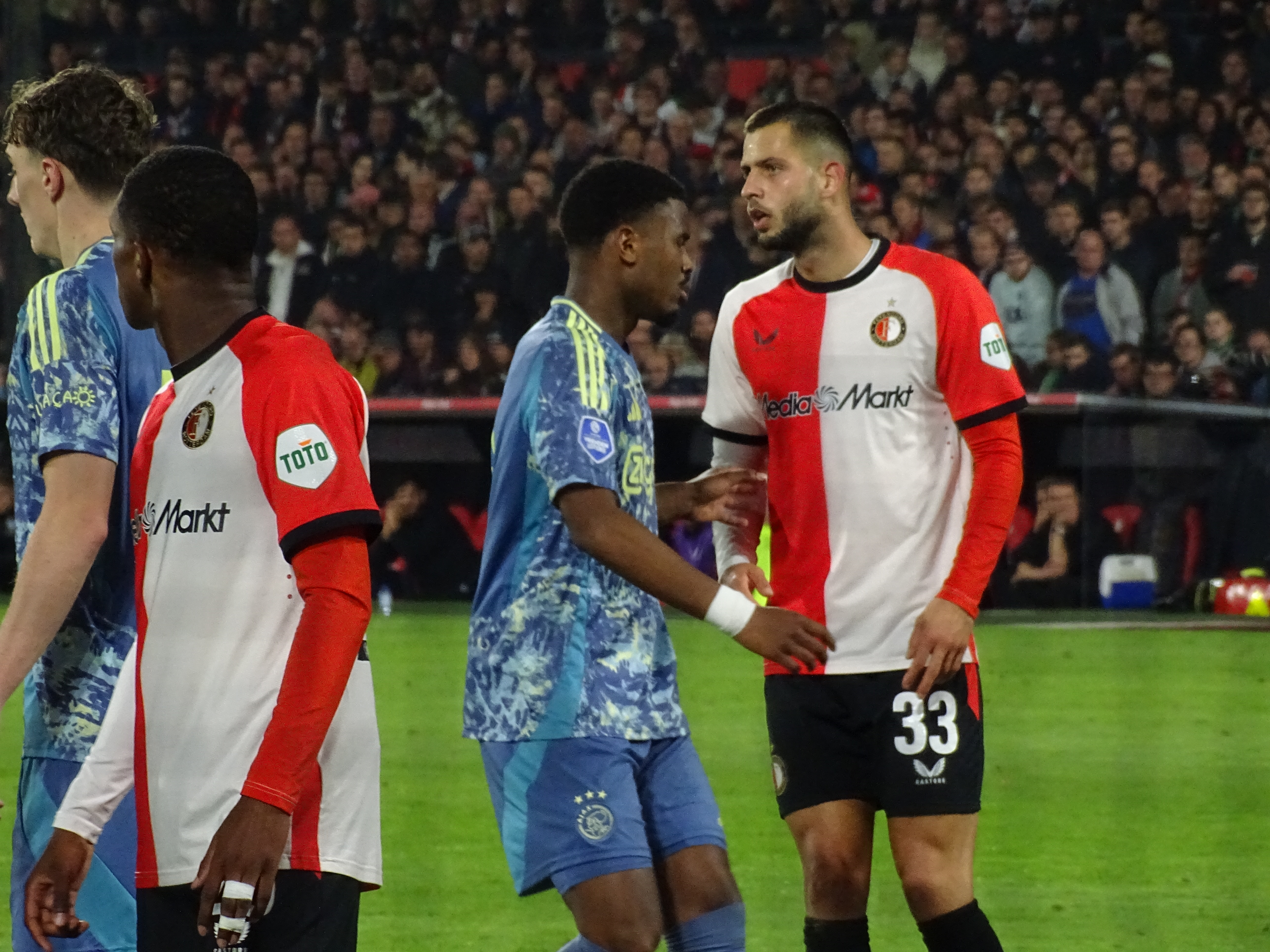 "Dan bleef hij uit handen van Feyenoord, de club die ons even daarvoor nog had leeggeroofd"