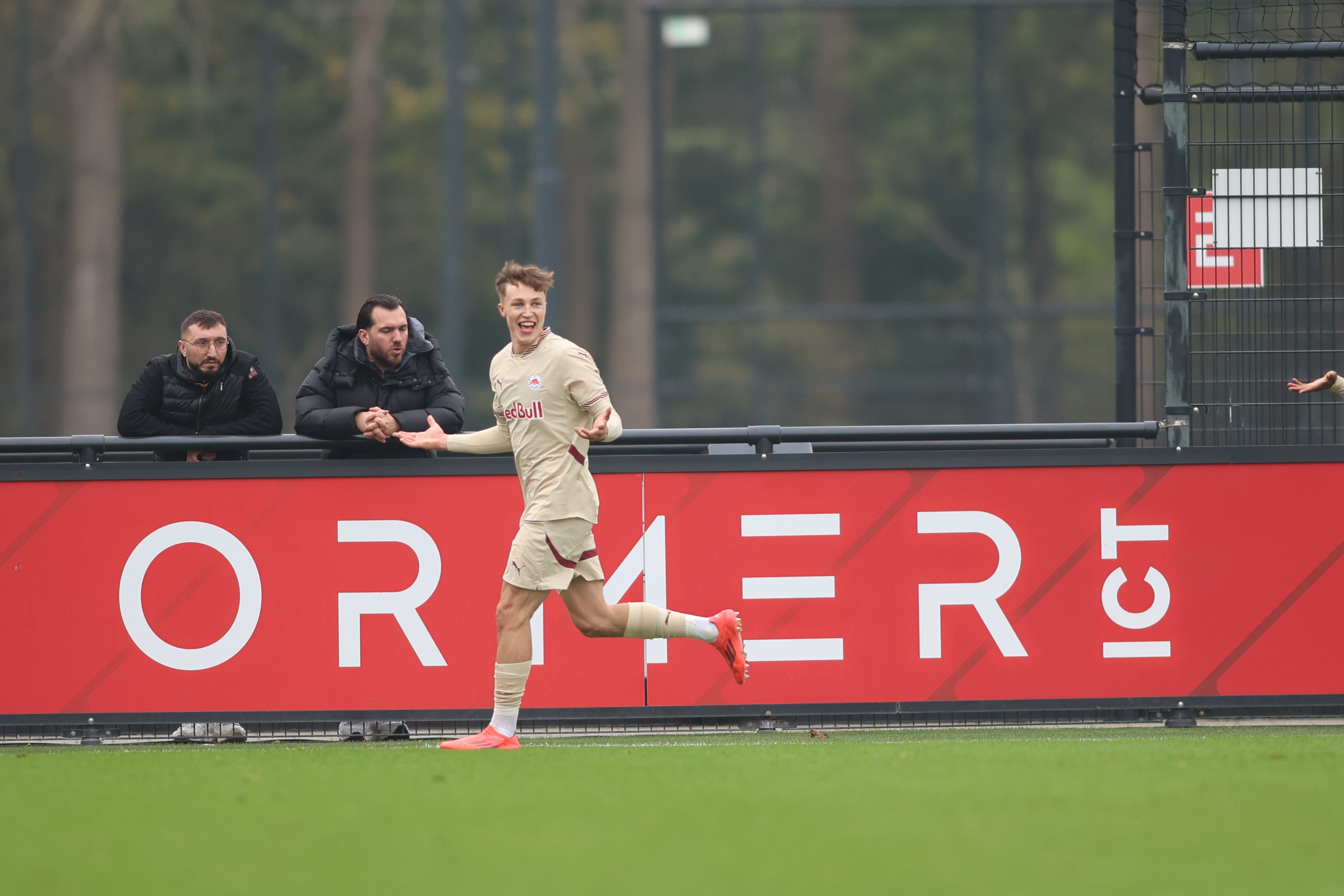 feyenoord-o19-fc-salzburg-o19-2-2-jim-breeman-sports-photography-115