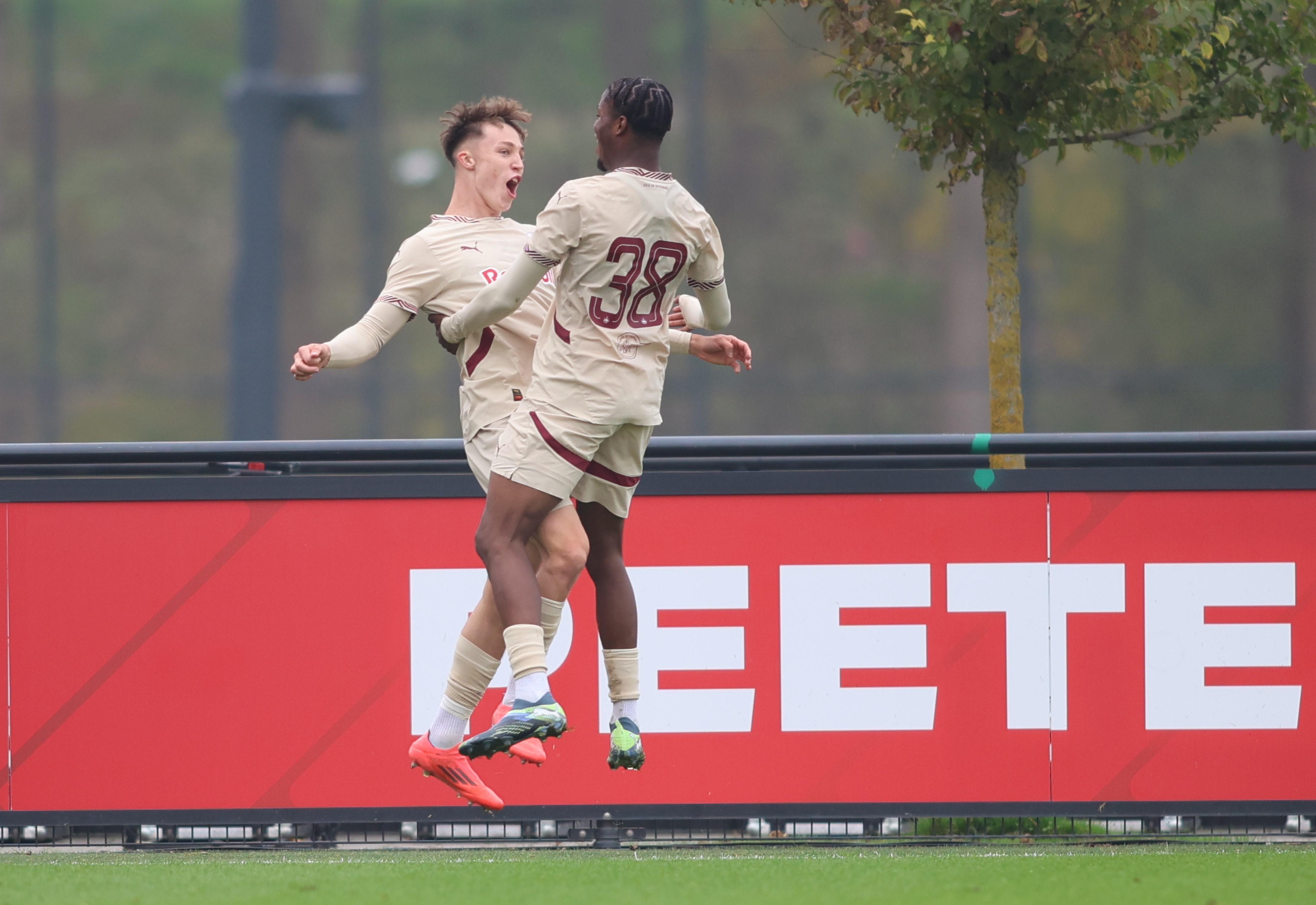 feyenoord-o19-fc-salzburg-o19-2-2-jim-breeman-sports-photography-117