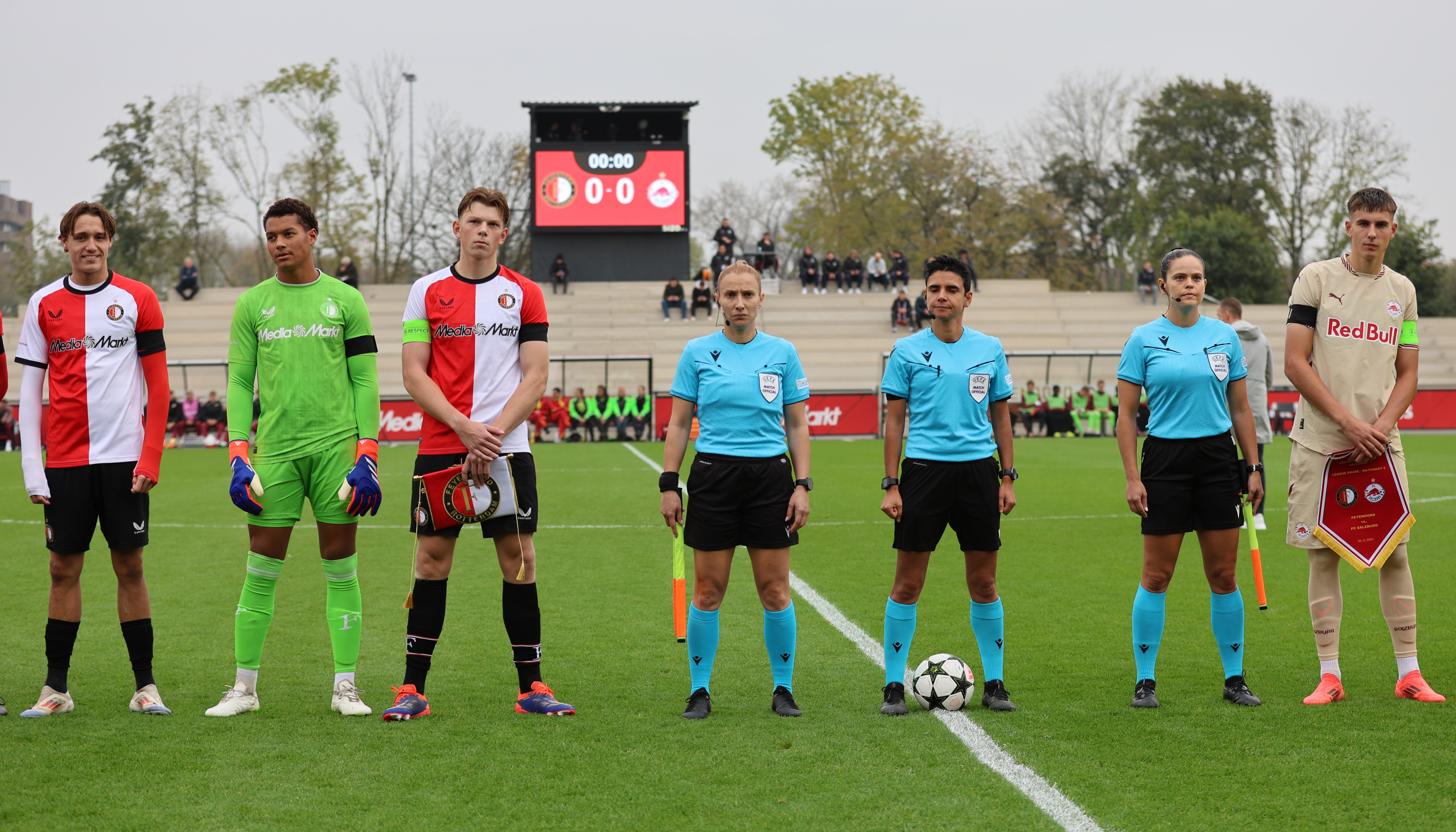 feyenoord-o19-fc-salzburg-o19-2-2-jim-breeman-sports-photography-24