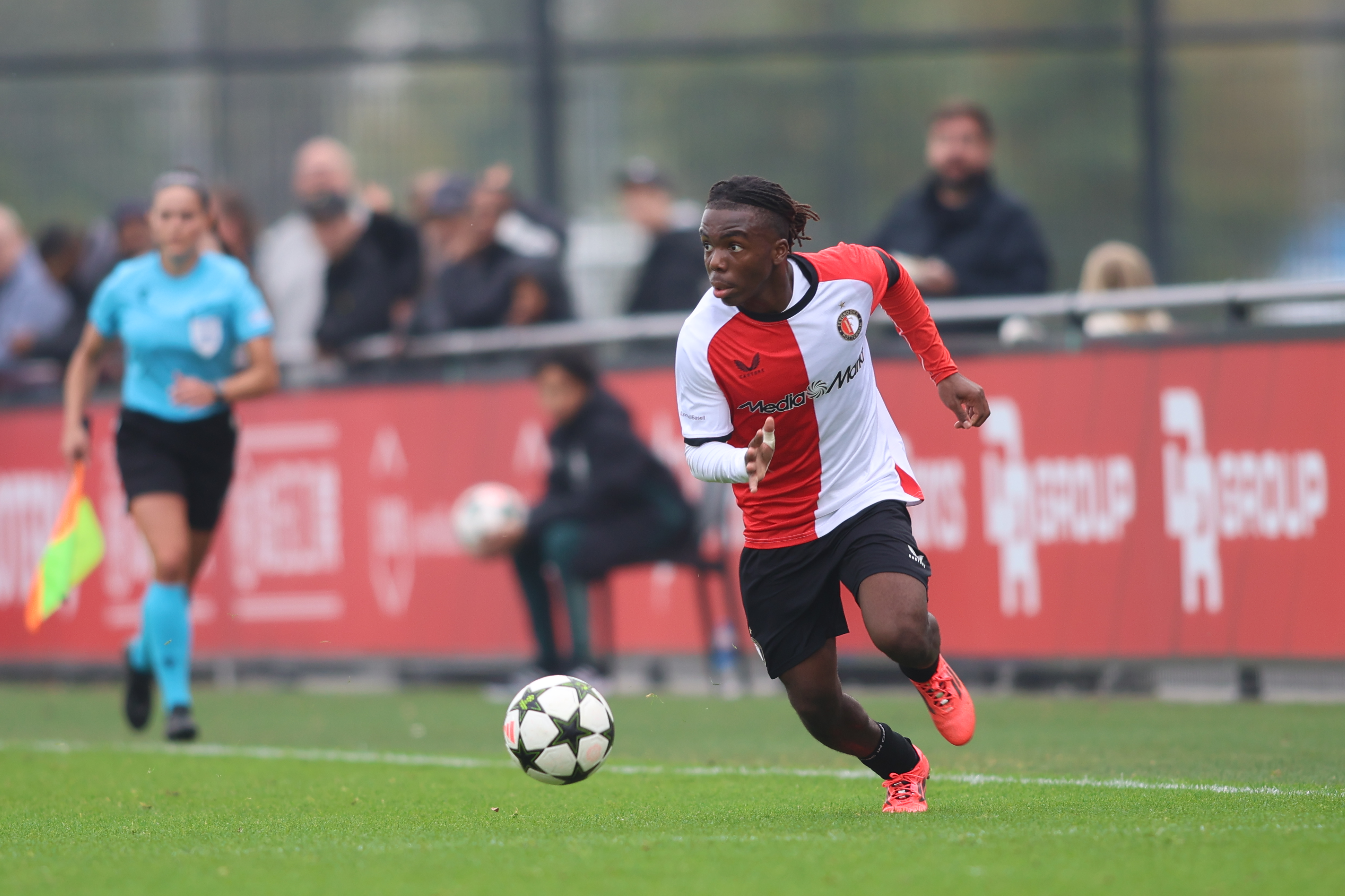 feyenoord-o19-fc-salzburg-o19-2-2-jim-breeman-sports-photography-80