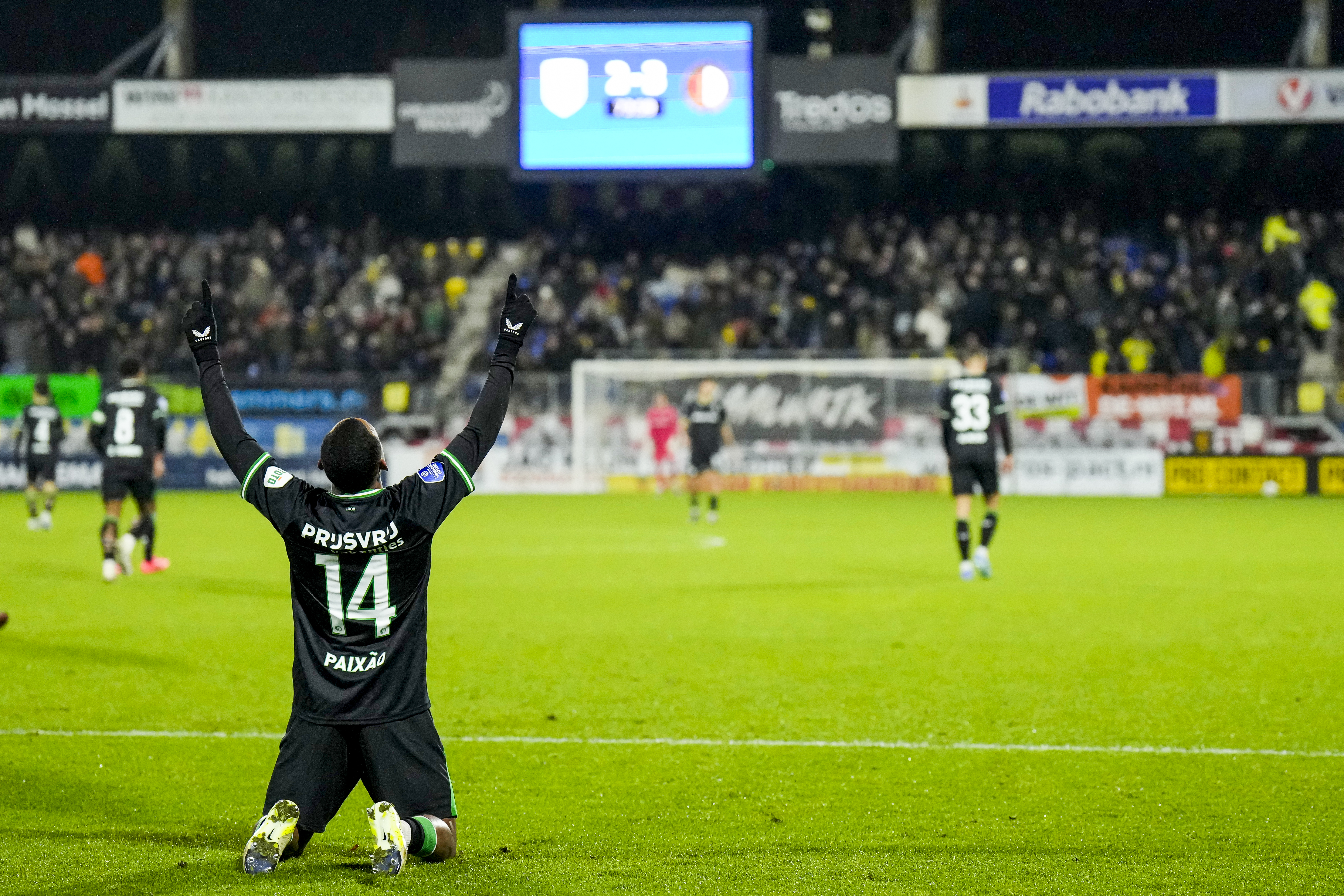 Feyenoord overtuigt niet; maar wint wel in Waalwijk