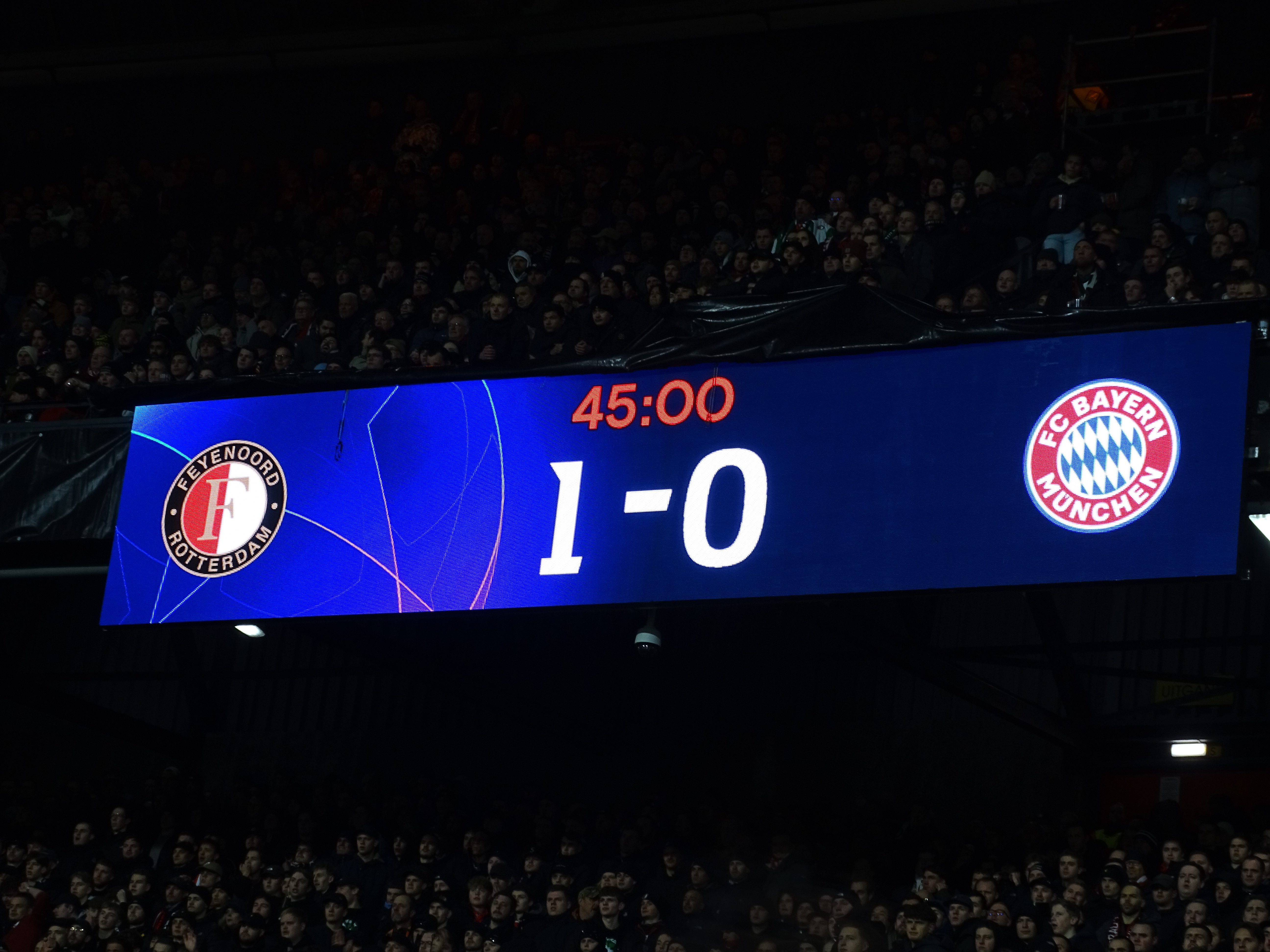 feyenoord-fc-bayern-munchen-3-0-jim-breeman-sports-photography-24