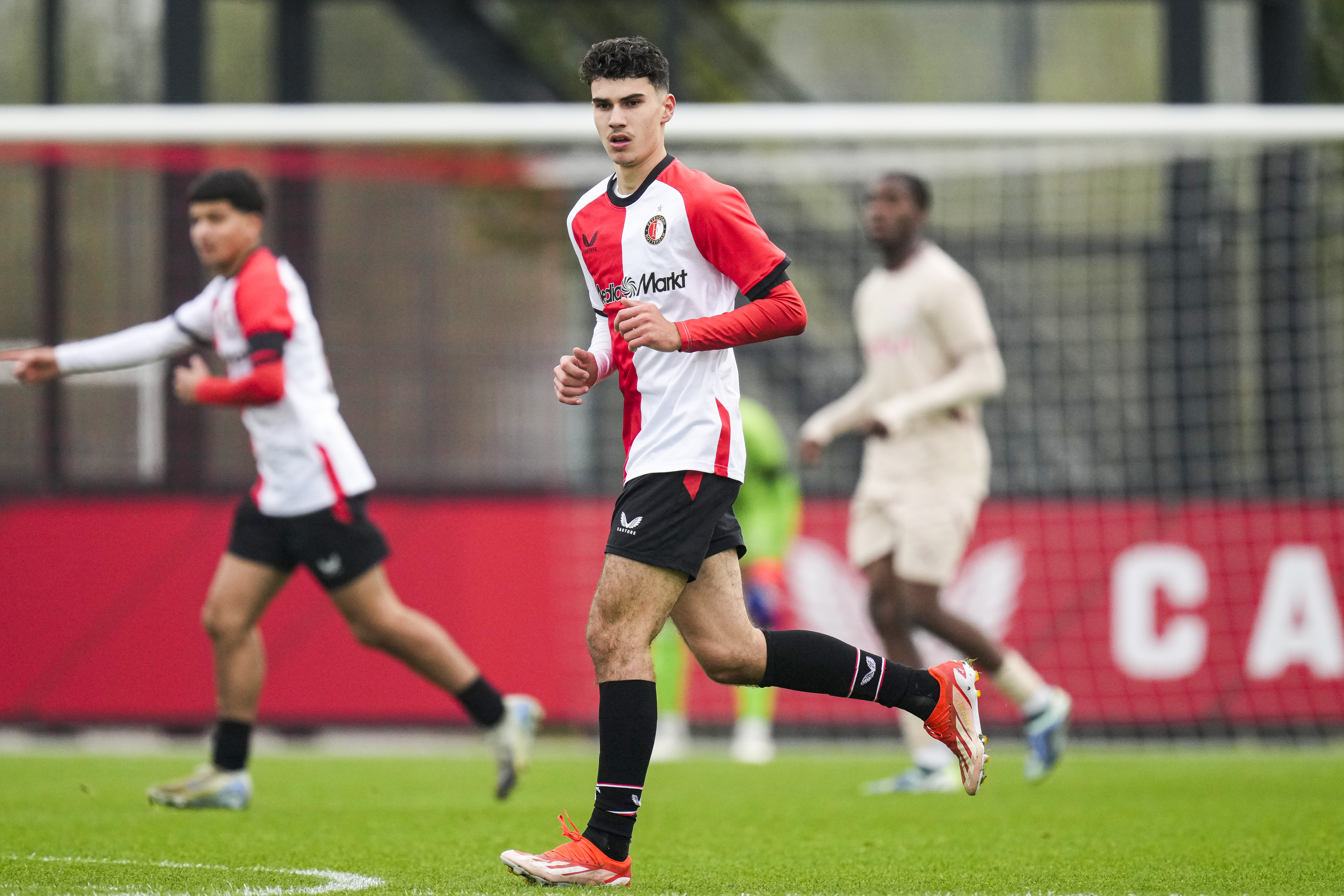 Shaqueel van Persie en Ayoub Ouarghi sluiten aan bij Feyenoord 1