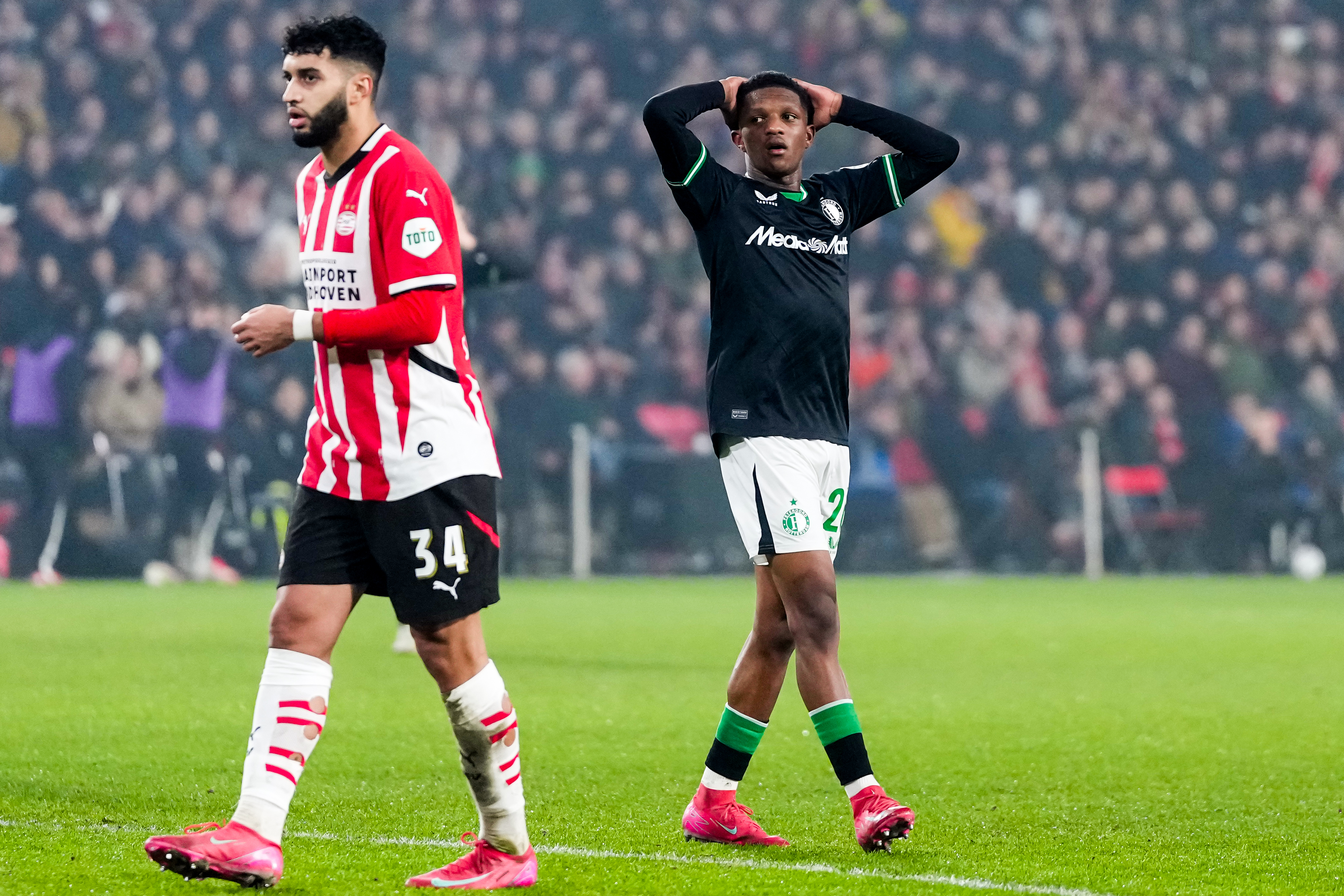 Feyenoord na verlies tegen PSV uitgeschakeld in de beker en lijdt derde nederlaag op rij