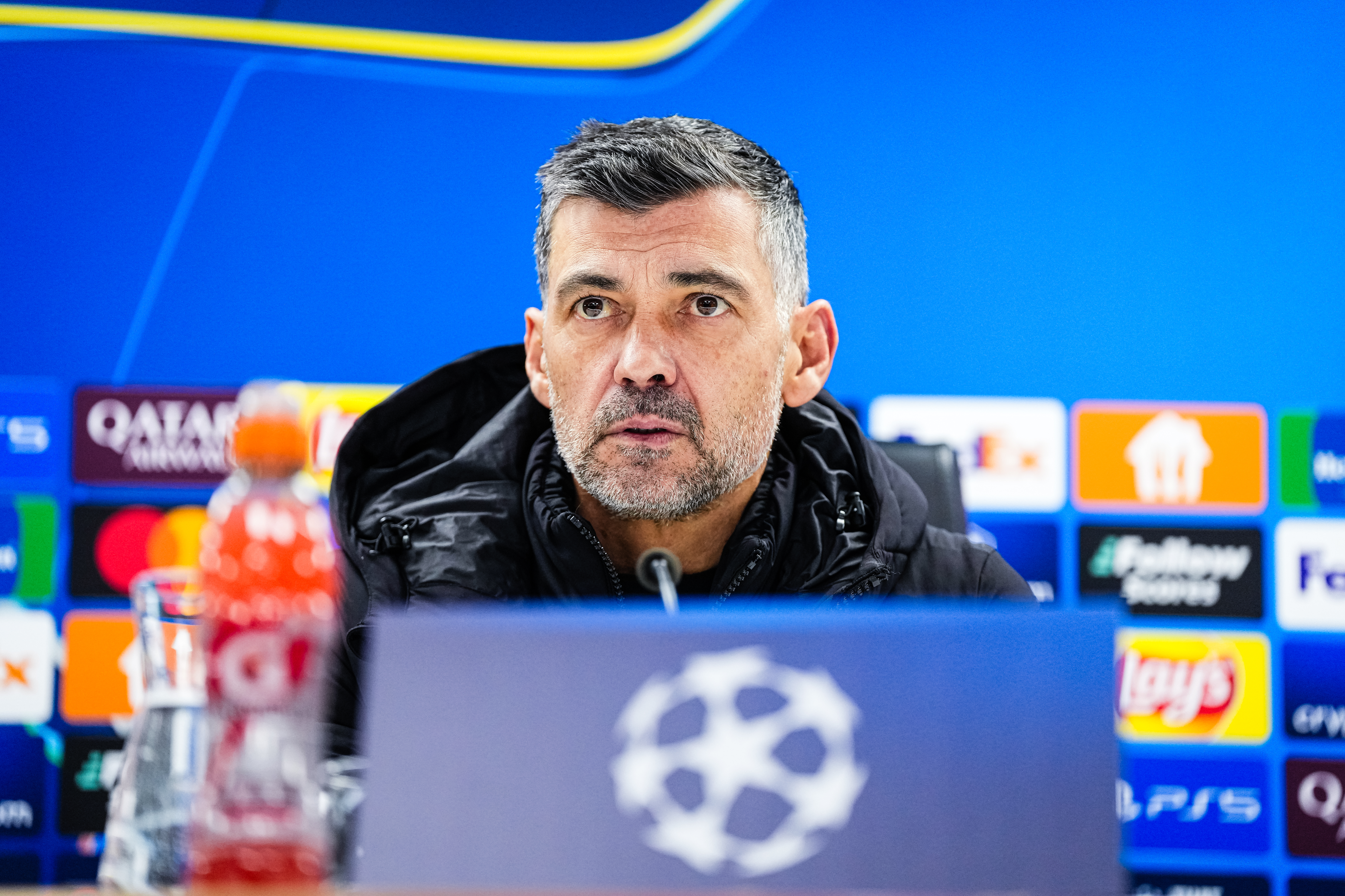 Getergde Conceição kapt persconferentie al na dertig seconden af