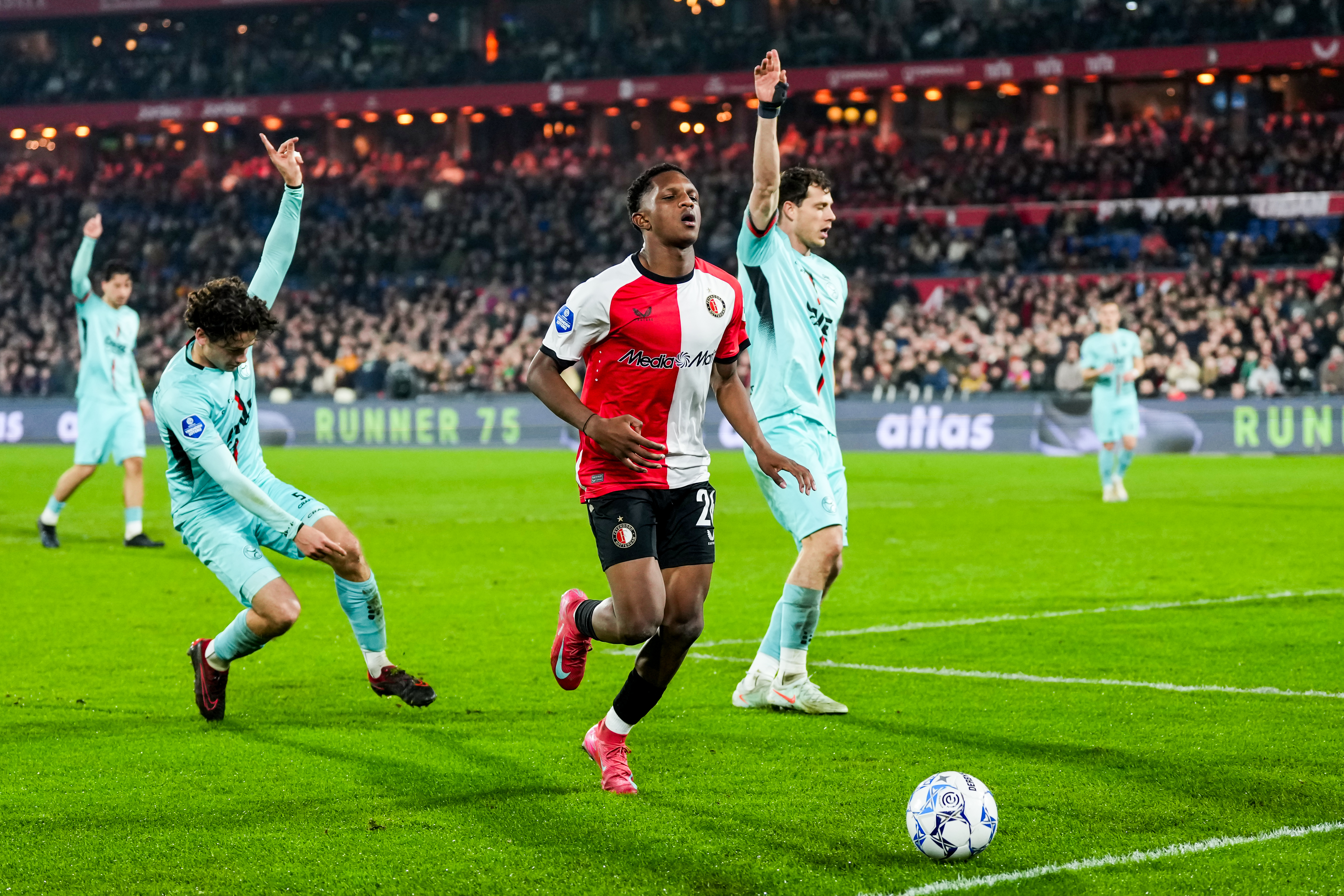 Verdediging is de beste aanval: Rotterdamse defensie voert Europese assistenranglijst aan