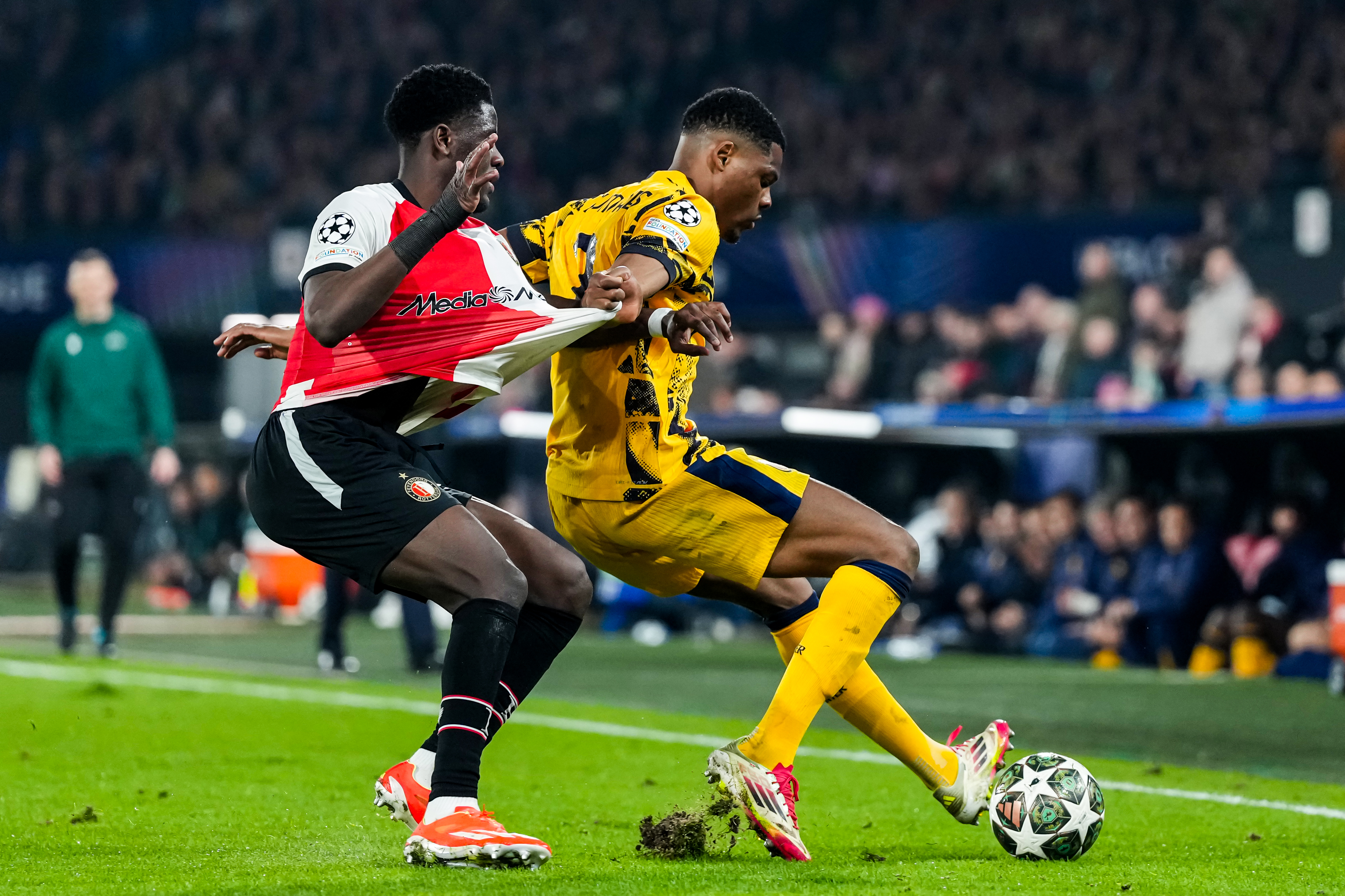 Dumfries waarschuwt voor agressief Feyenoord: “Ze hebben niets te verliezen”