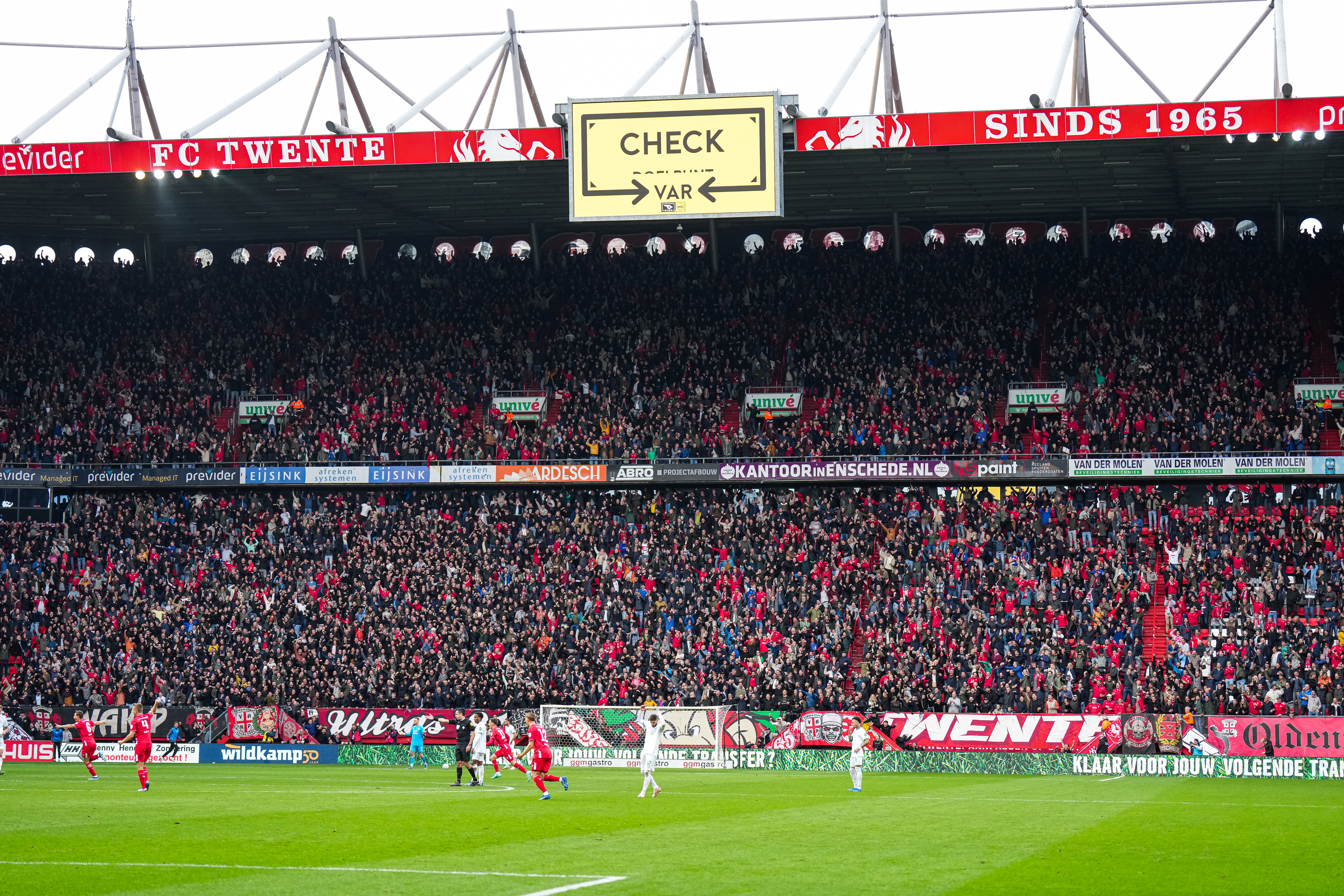 Matchday  • Feyenoord op bezoek bij concurrent FC Twente