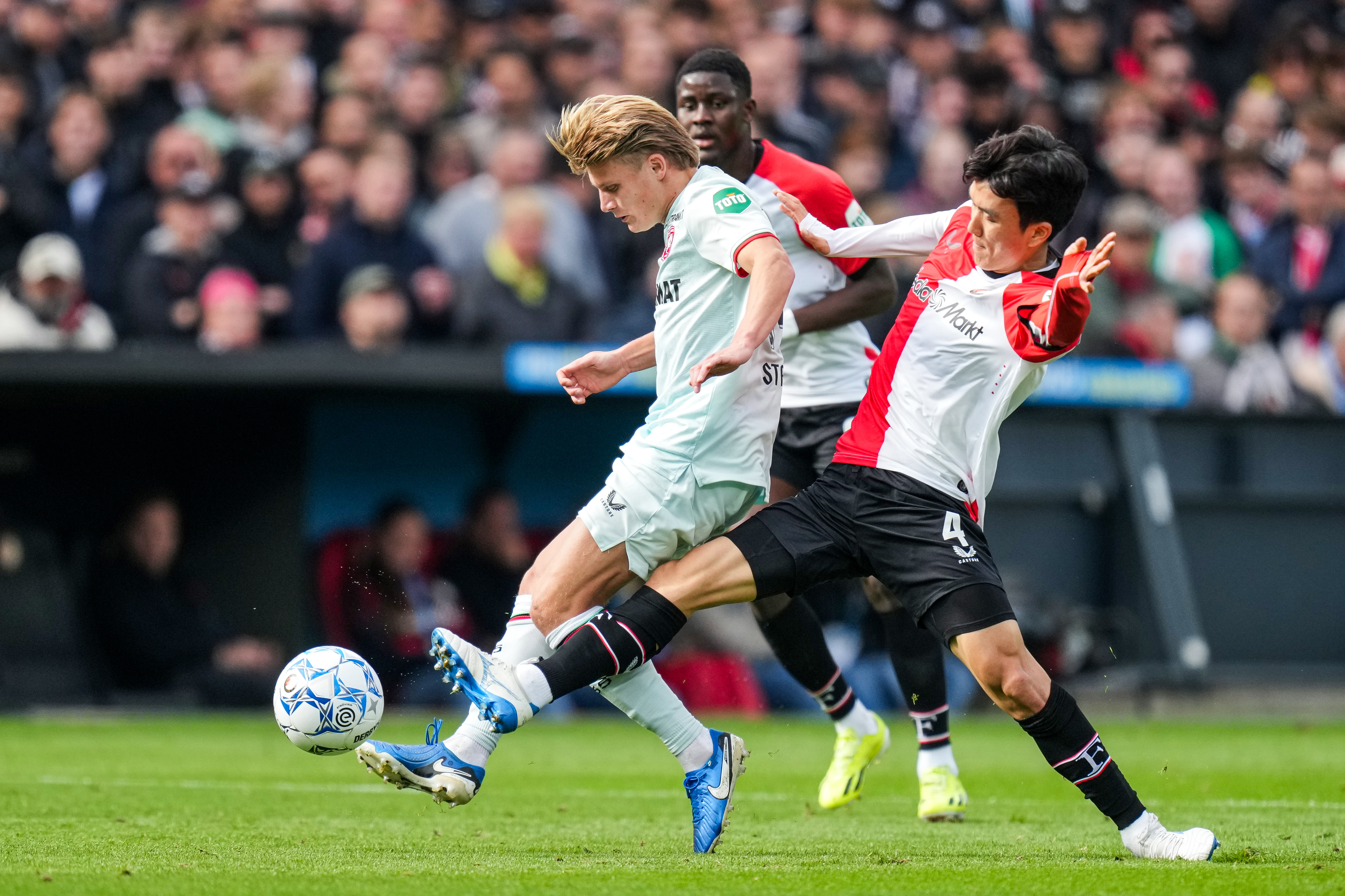 Feyenoords toekomstplannen: een serieuze blik op de transfermarkt