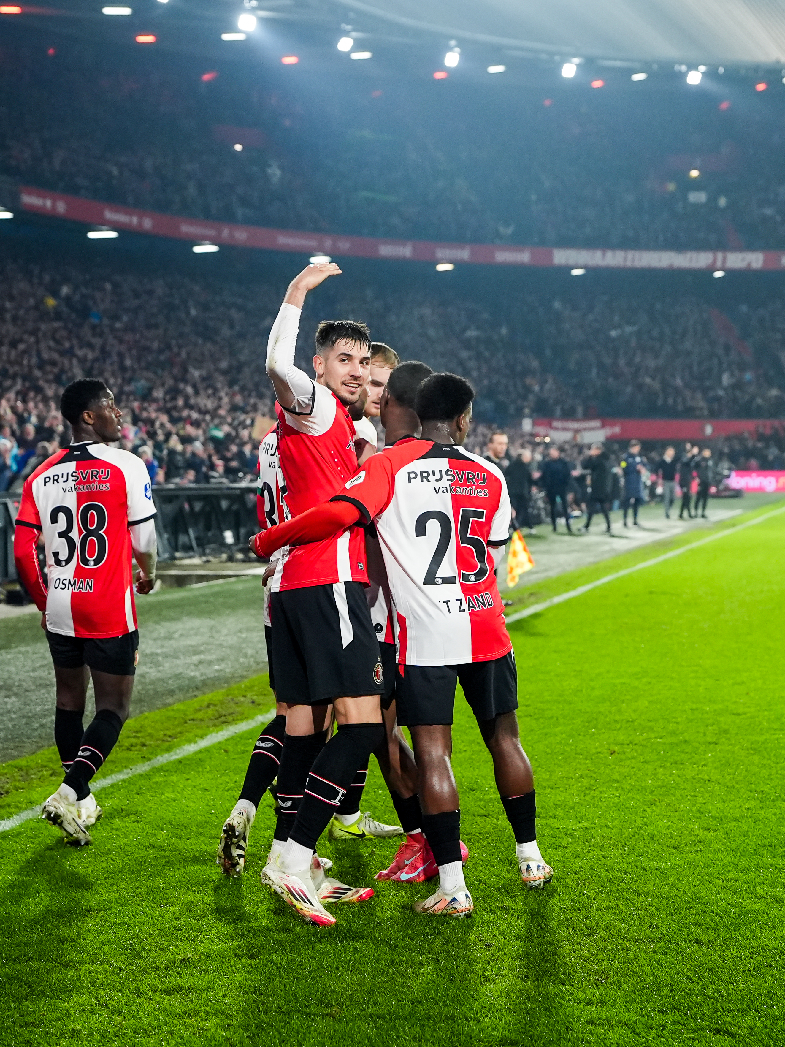 Moder: ''ik zocht een club waar ik mijn comeback kon maken en Feyenoord is daarvoor de juiste club''