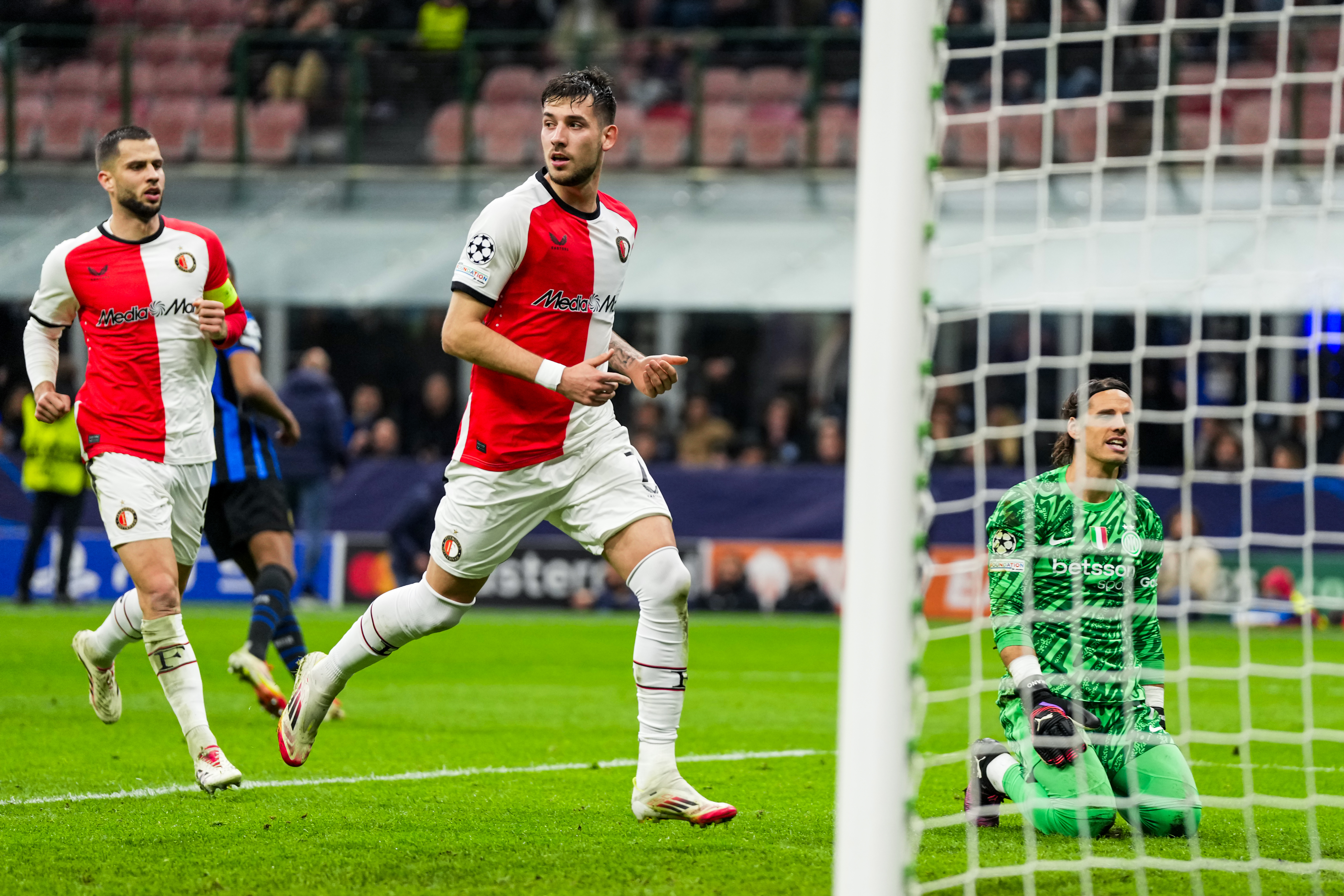 Moder in de basis bij Polen tegen Litouwen