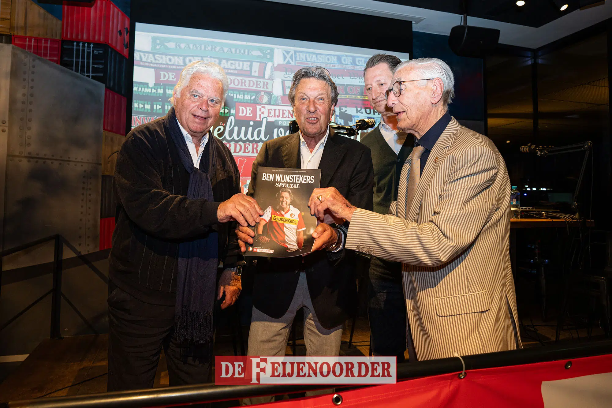 hand-in-hand-wijnstekers-special