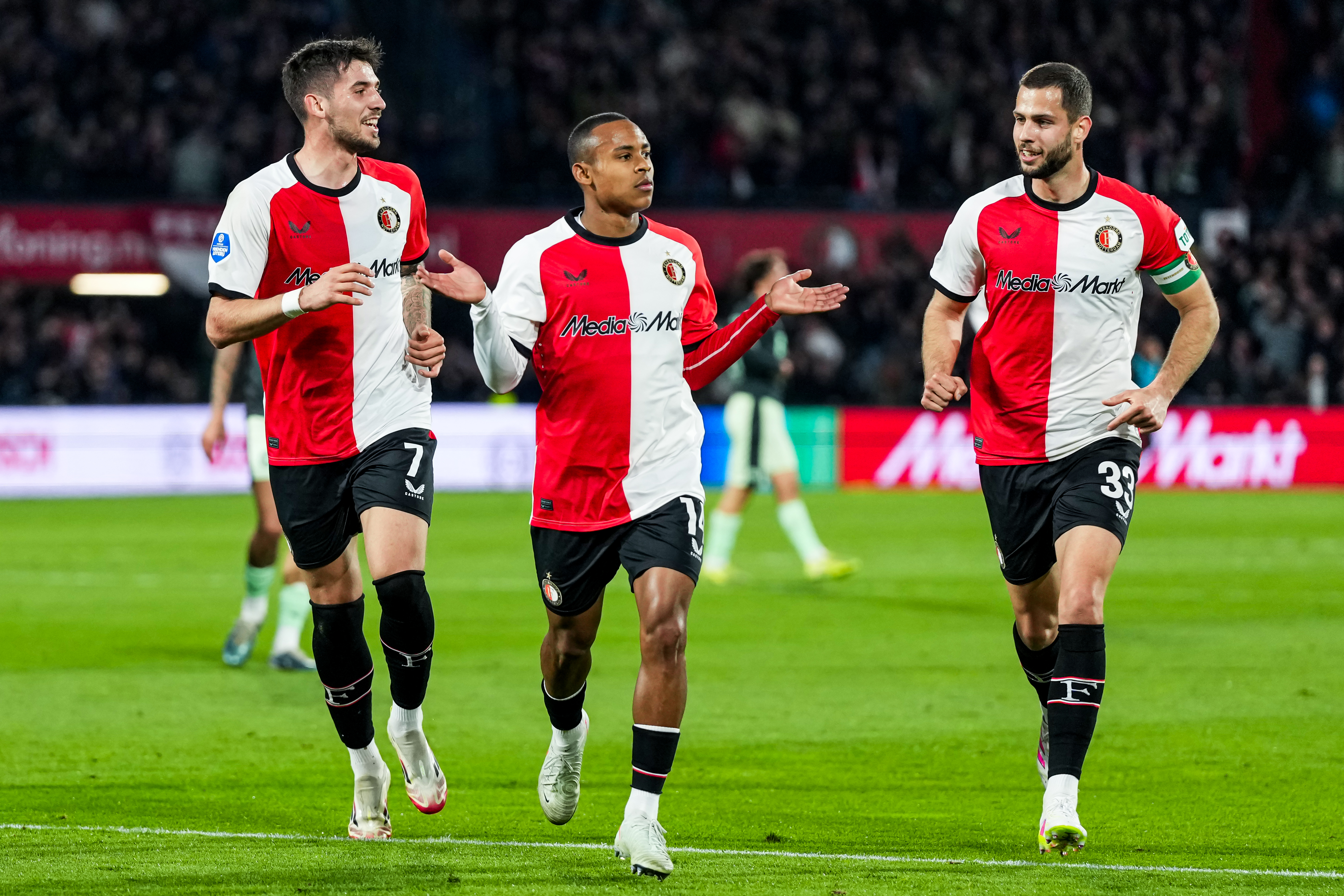 Feyenoord terug op plek drie na overwinning op FC Groningen