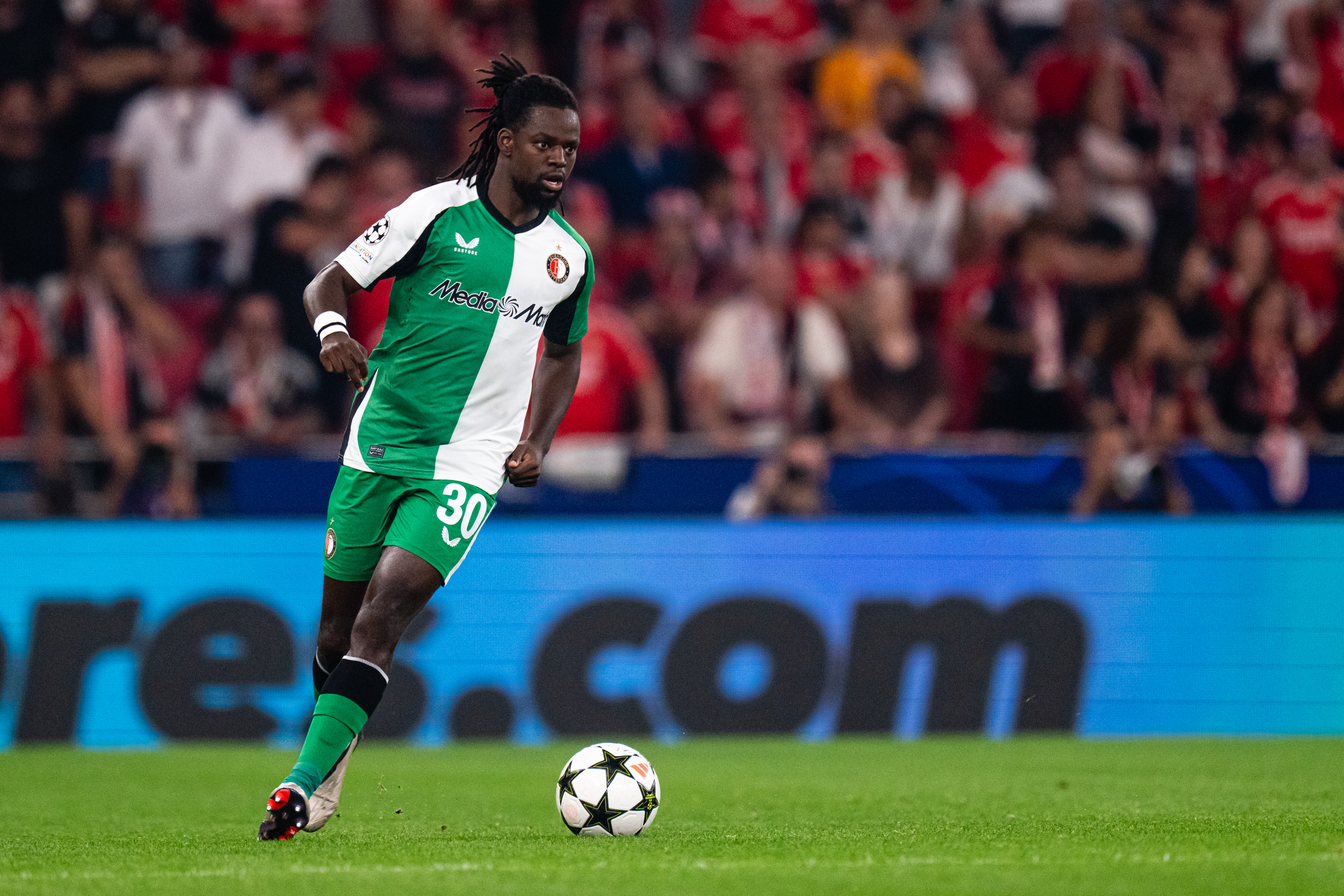 Jordan Lotomba na maanden afwezigheid weer op het veld te zien