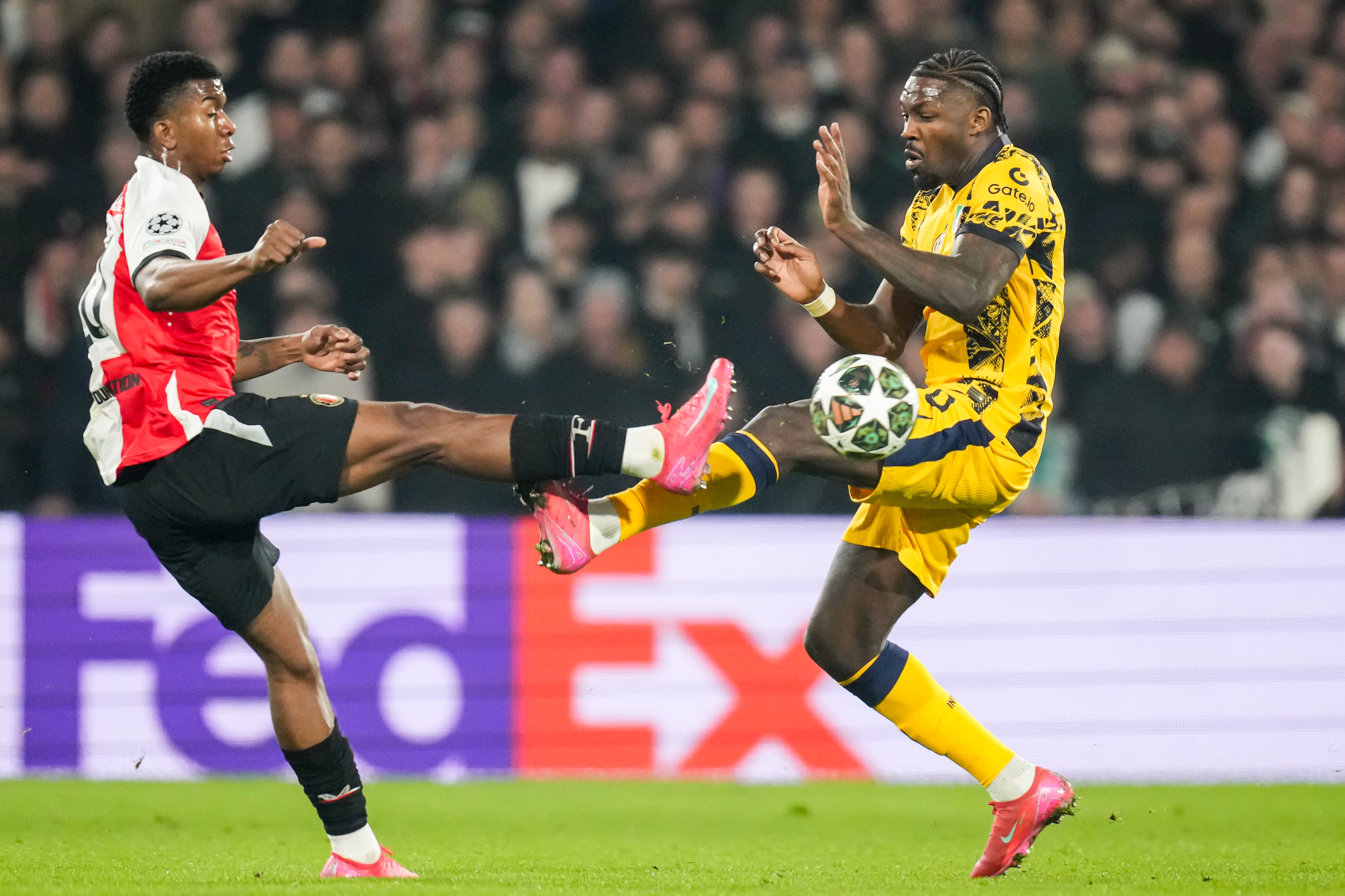 "Hij traint precies zoals hij speelt: hard, fel en vol overgave, misschien soms iets té fanatiek"