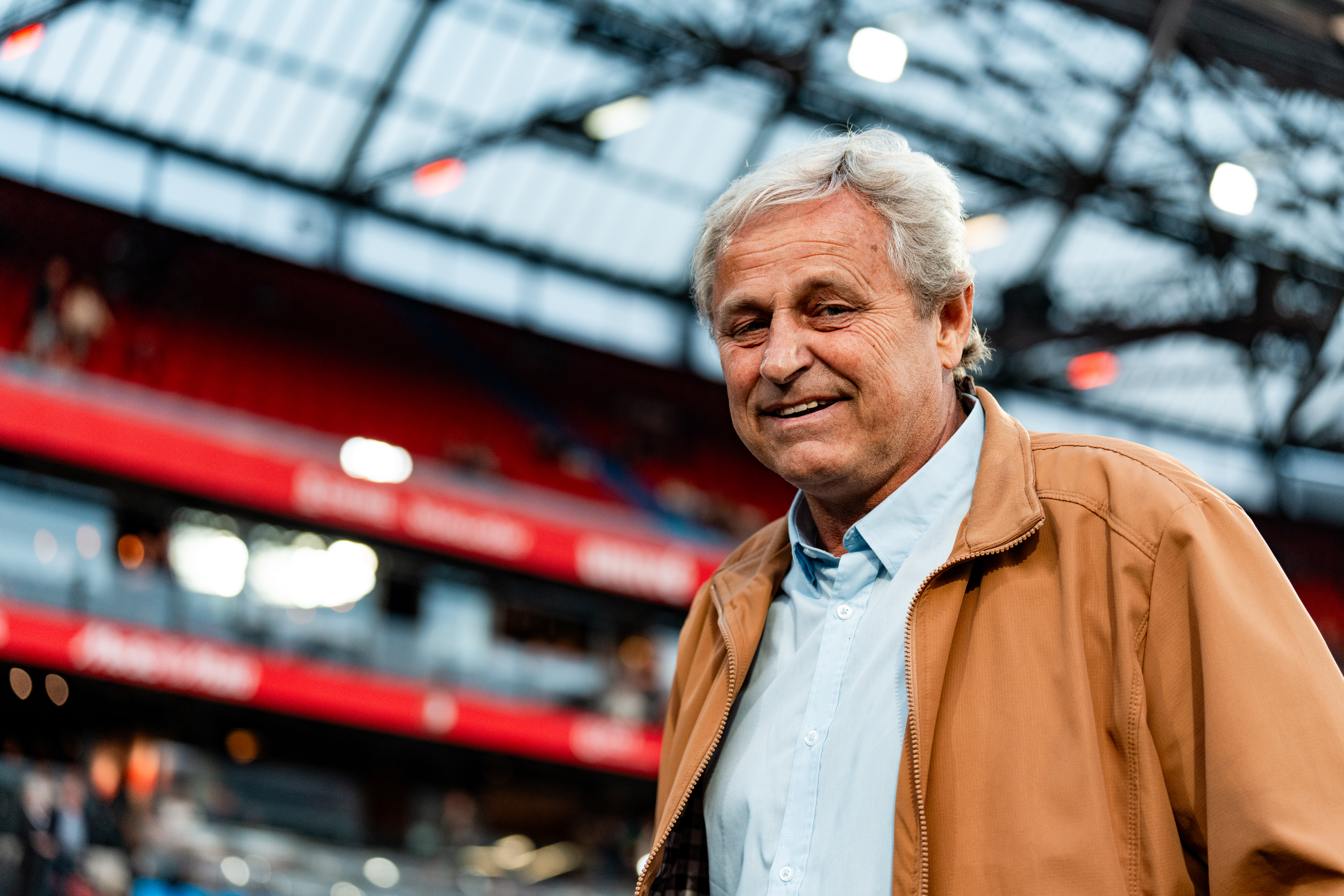 Peter Houtman: "Ik kan niet stilzitten, dus ik blijf gewoon samen met mijn zoon naar Feyenoord kijken''