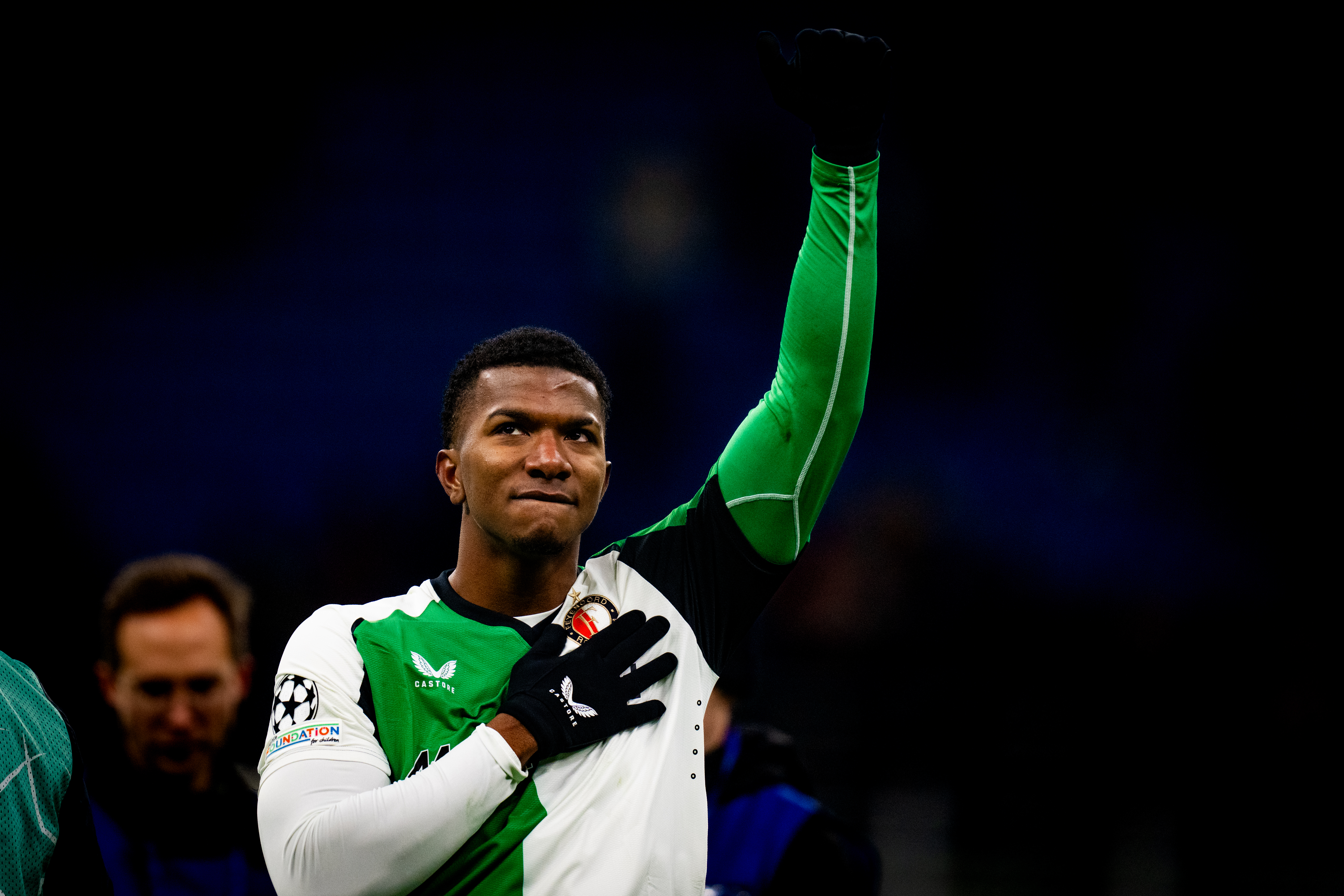 Mitchell neemt afscheid van Feyenoord: "Ik zal altijd dankbaar zijn"