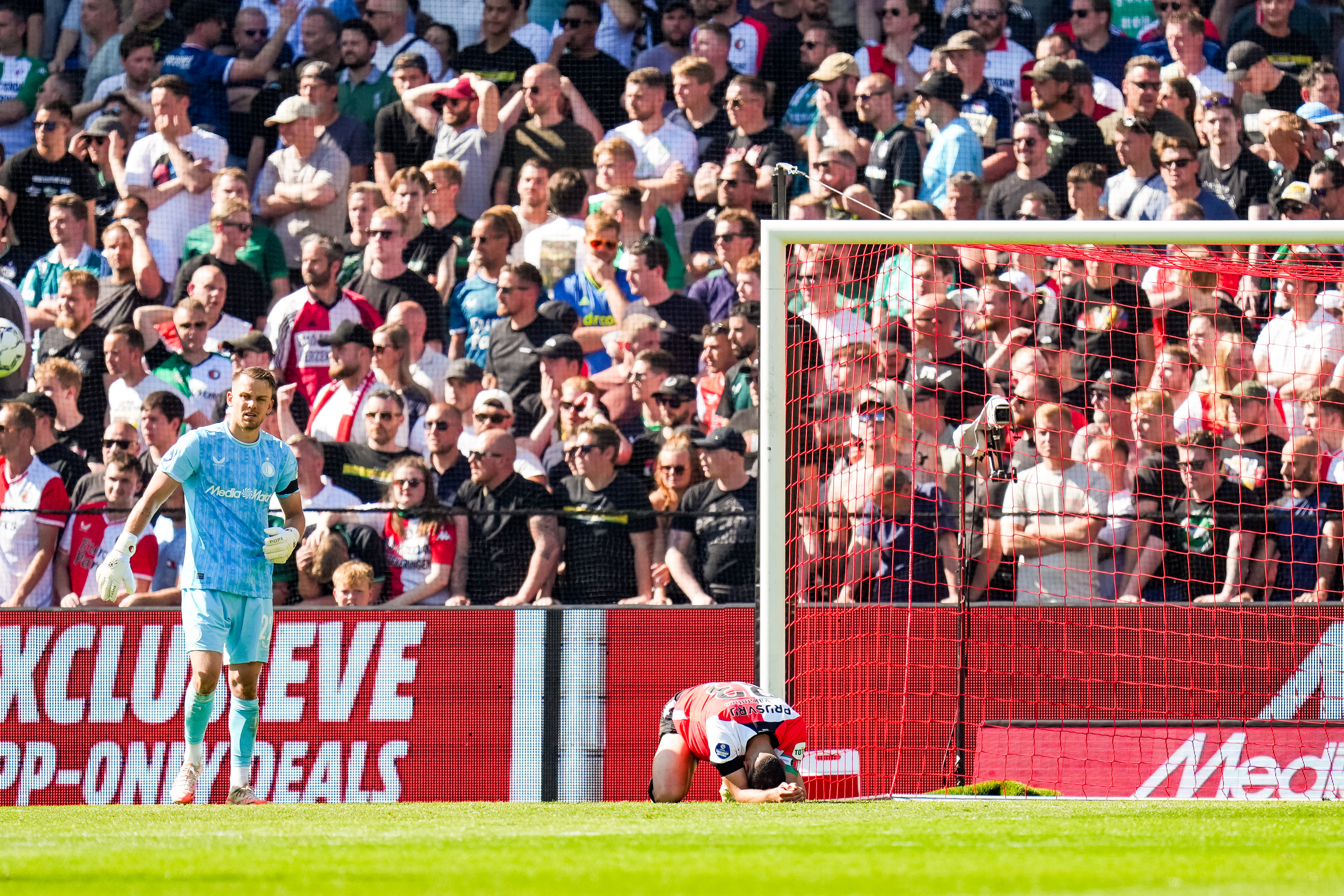 Van Hanegem: "Hij gaf de zoveelste ziekenhuisbal in de opbouw"