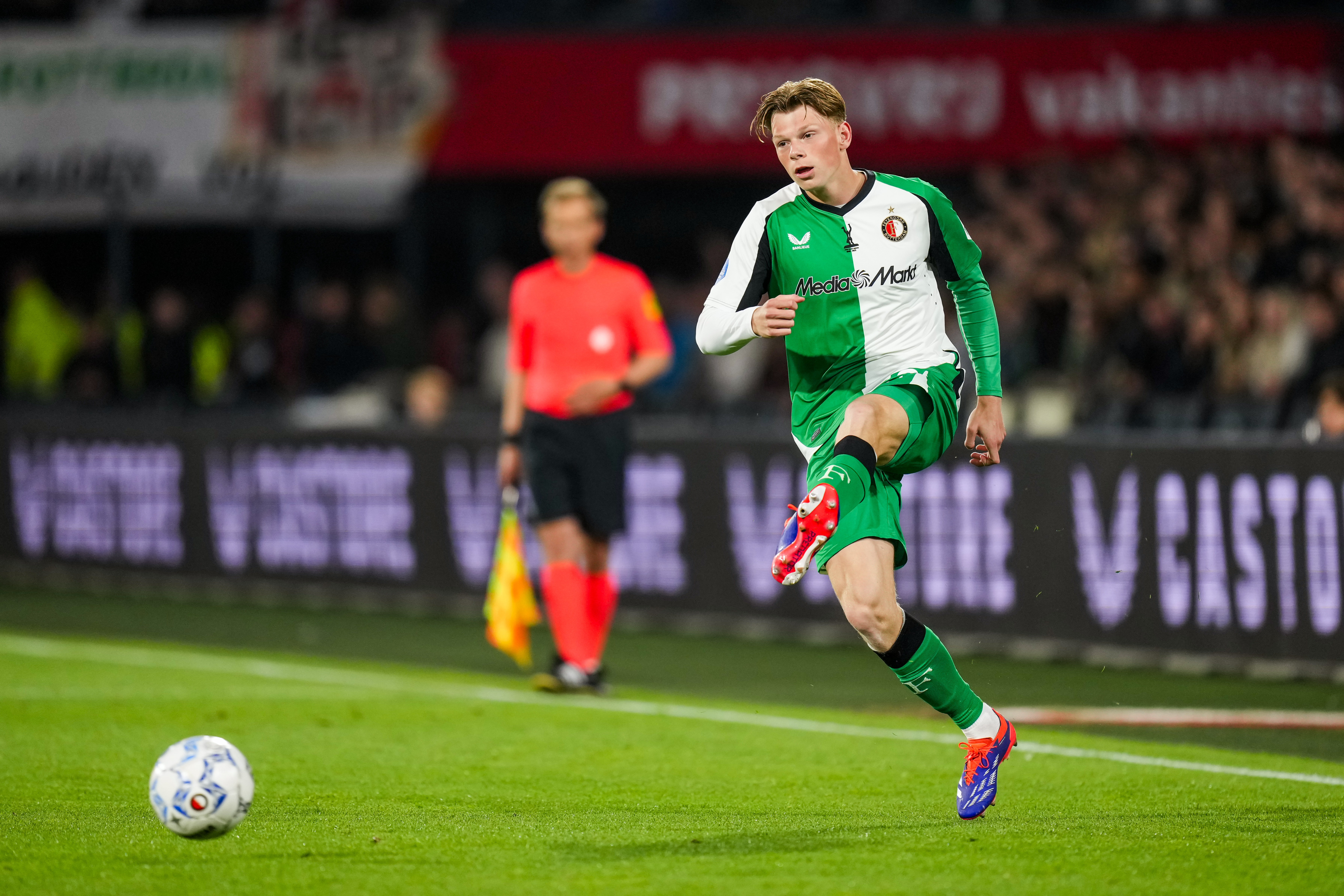 'Vier jeugdspelers trainen aankomende periode mee met eerste elftal'