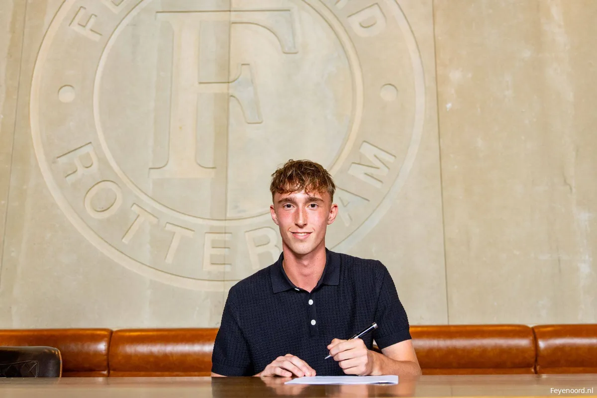 Mika Pieterse tekent eerste profcontract