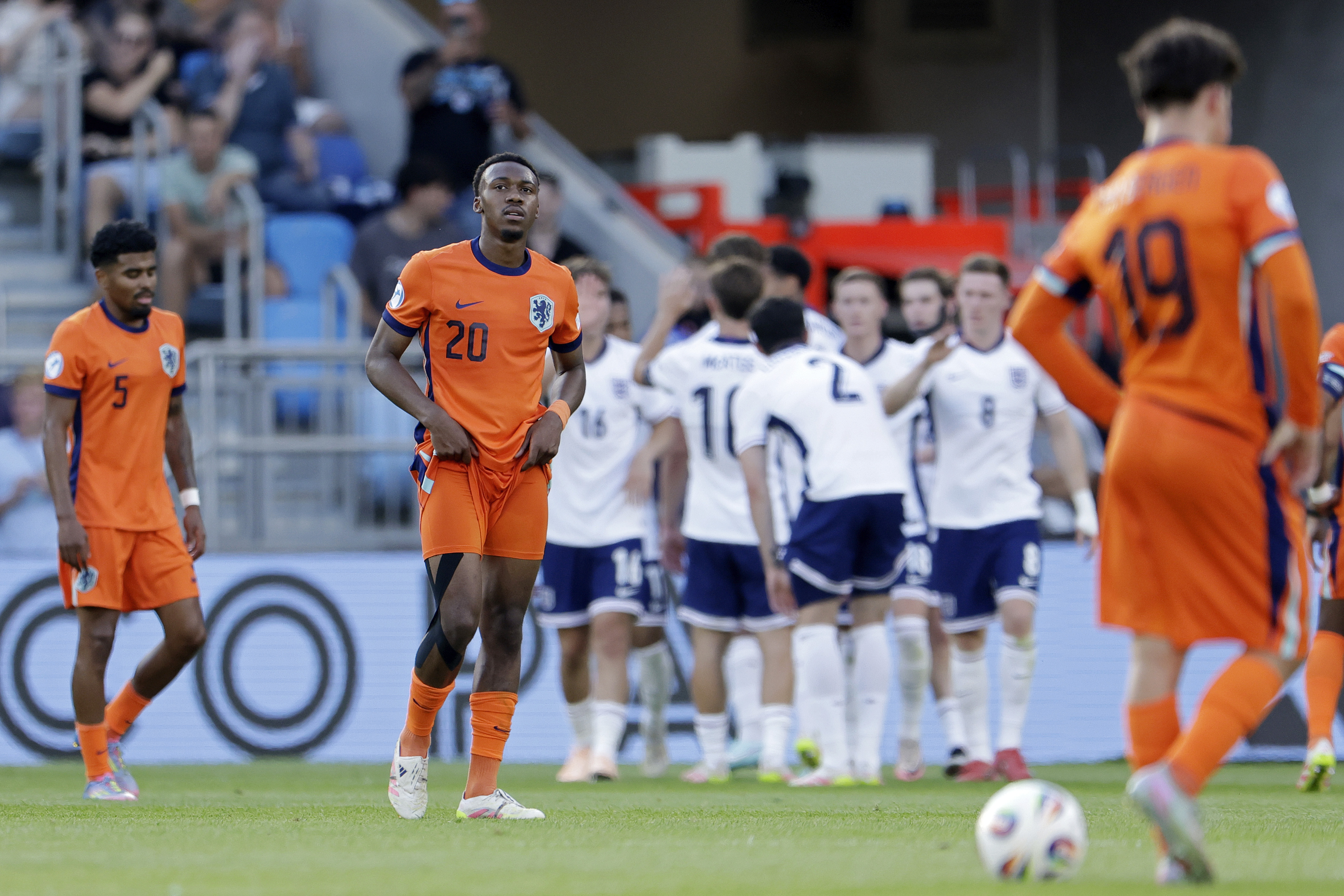 Jong Oranje met Milambo en Kasanwirjo uitgeschakeld in halve finale tegen Engeland