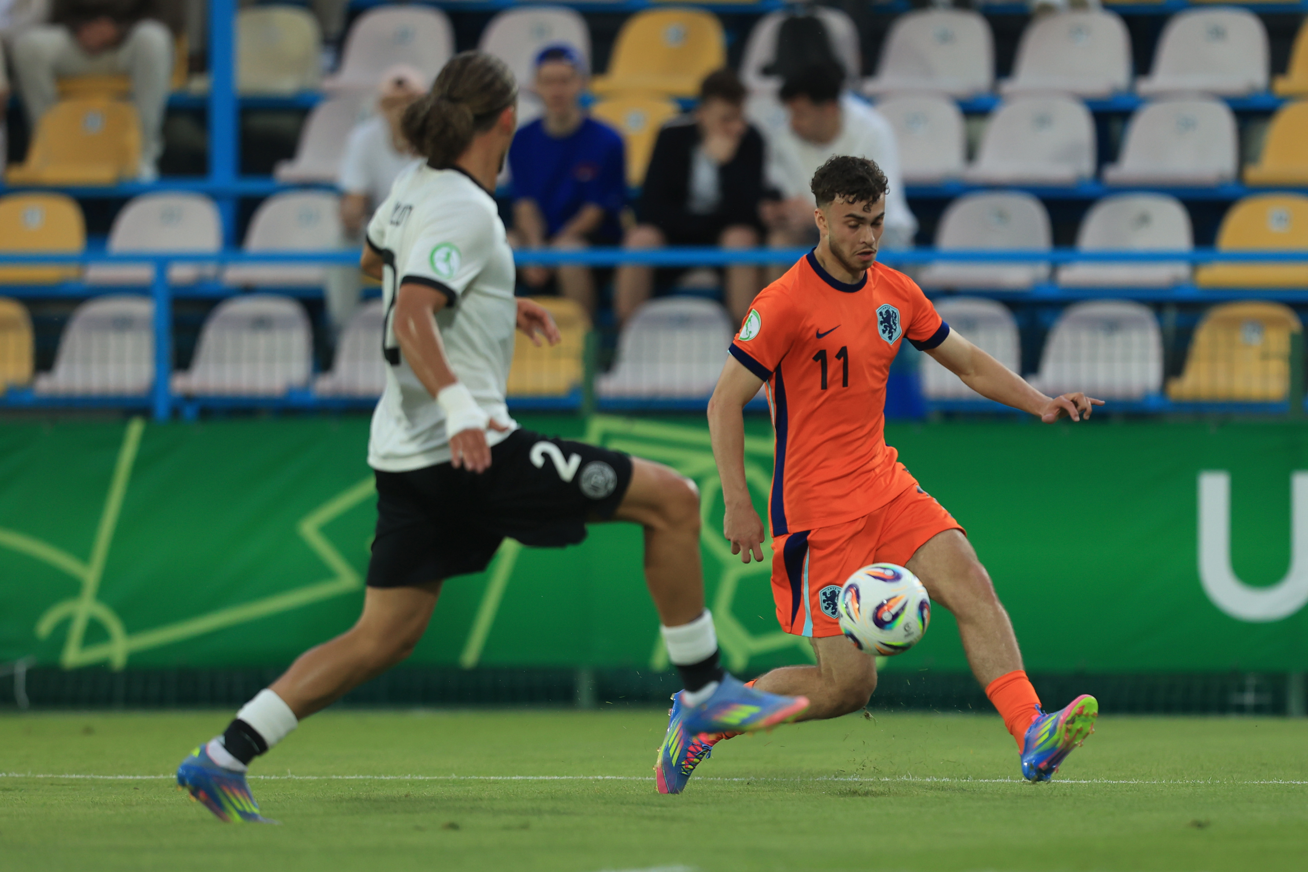 Oranje O19 verslaat Duitsland overtuigend; Sauer uitgeschakeld met Jong Slowakije