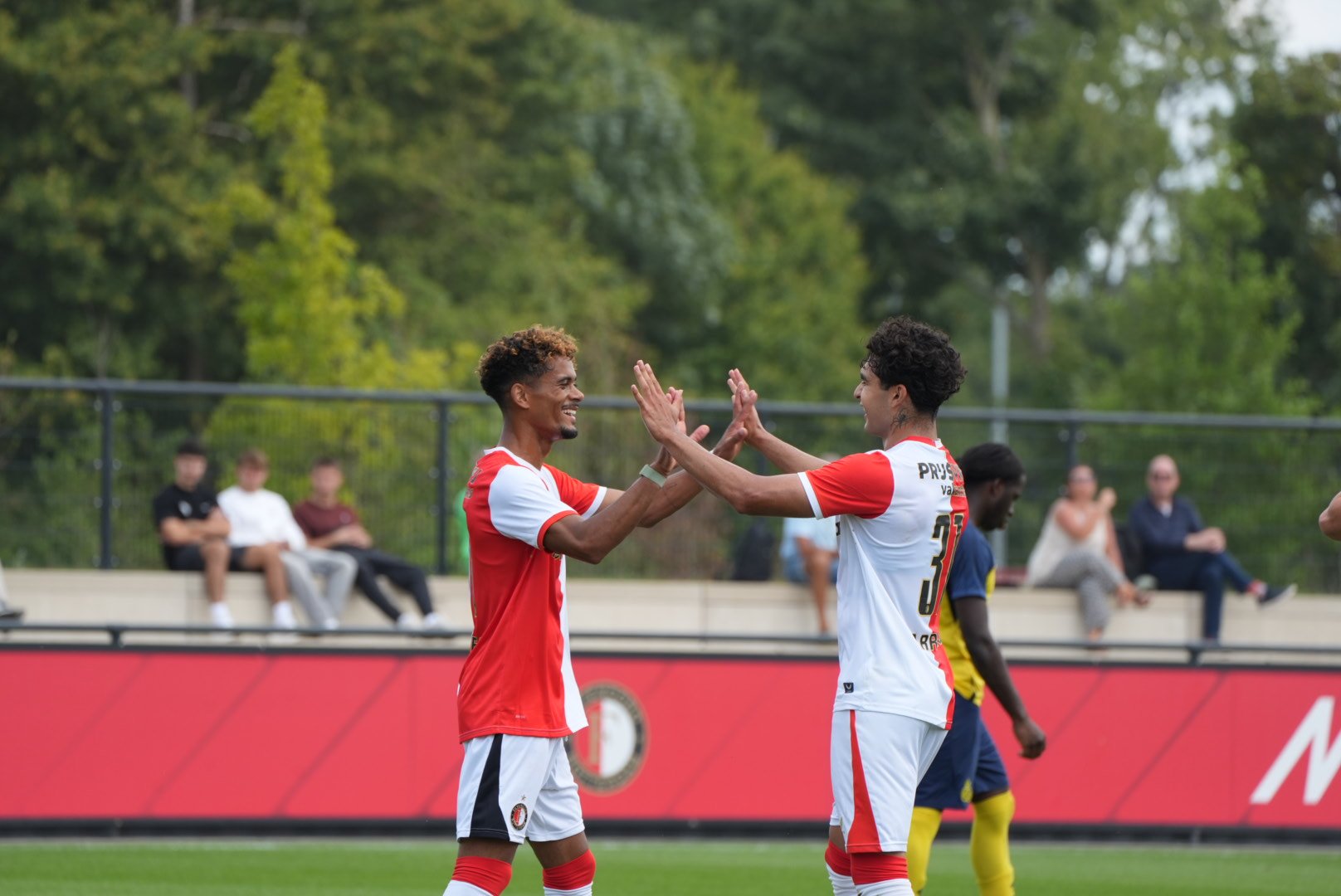 Sauer trefzeker bij gewonnen oefenduel O21; Borges levert assist