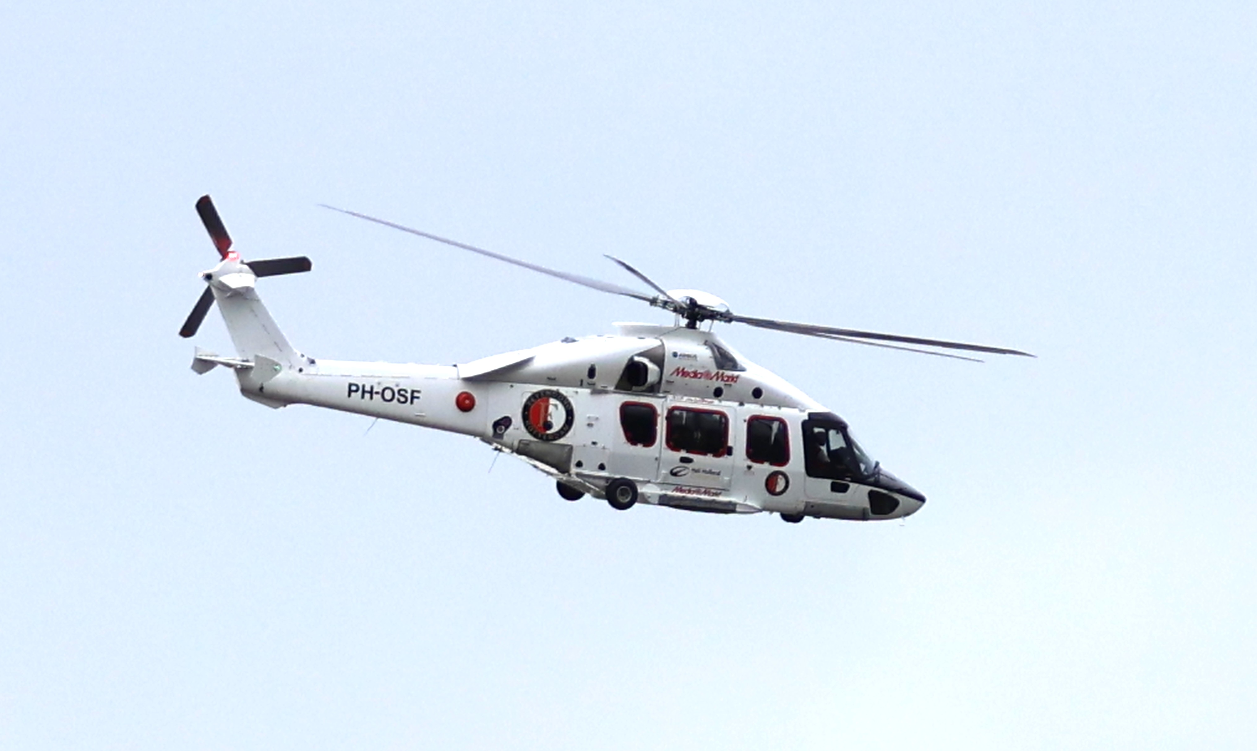 Van gewaagde stunt tot vaste traditie: de geschiedenis van de Feyenoord-helikopter