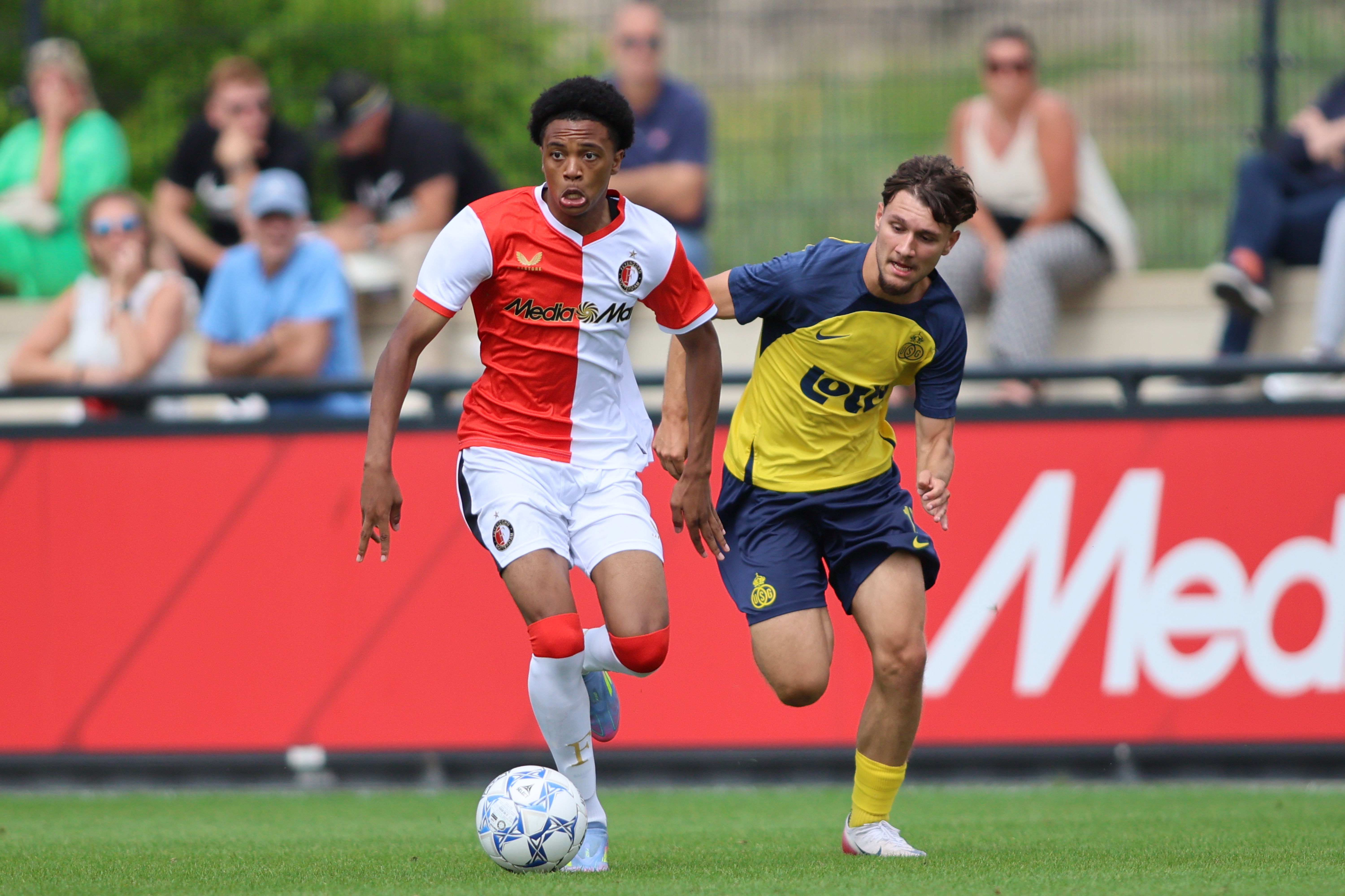 jivayno-zinhagel-vs-royal-union-saint-gilloise-o23-jim-breeman-sports-photography-17