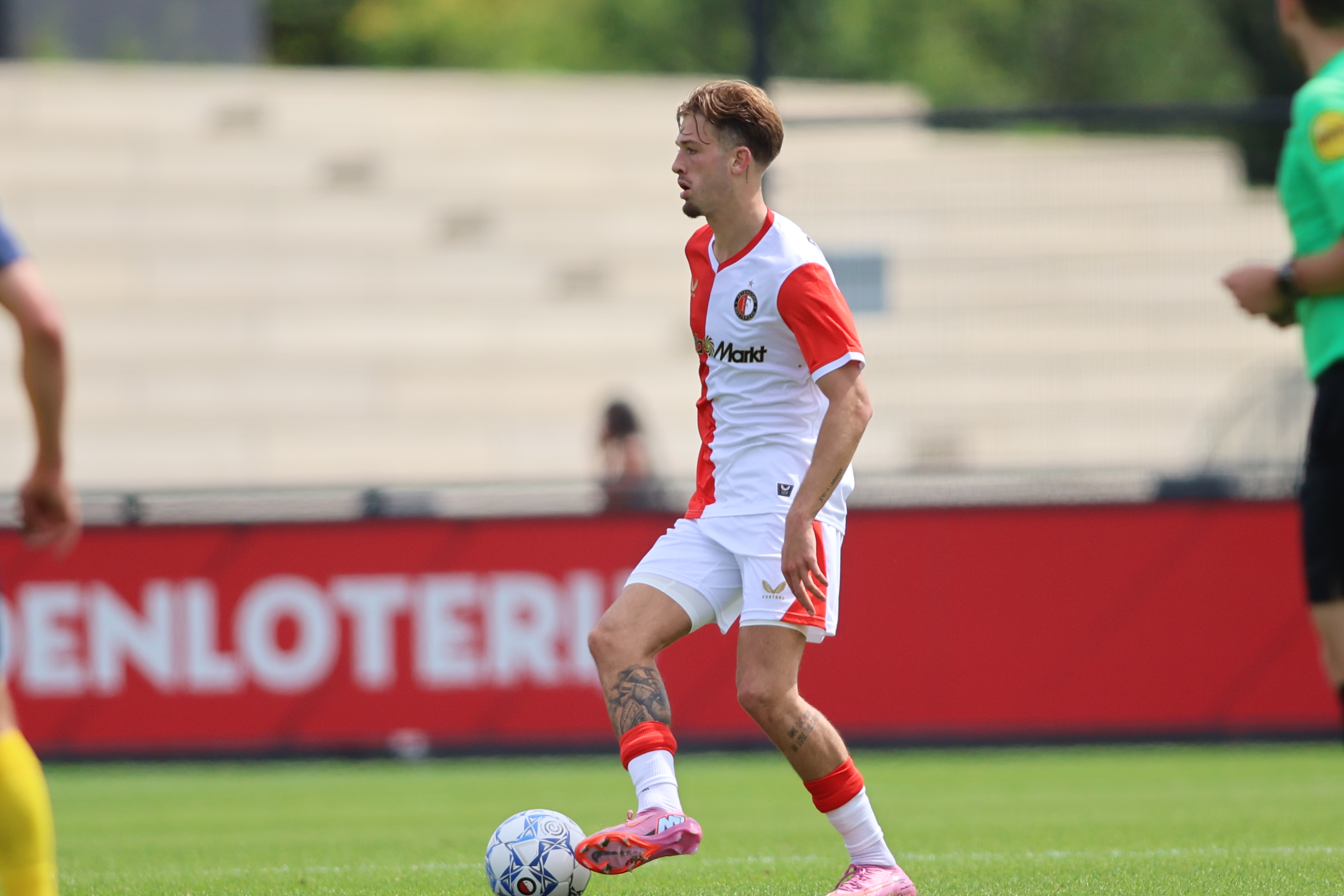 luciano-valente-vs-royal-union-saint-gilloise-jim-breeman-sports-photography-1