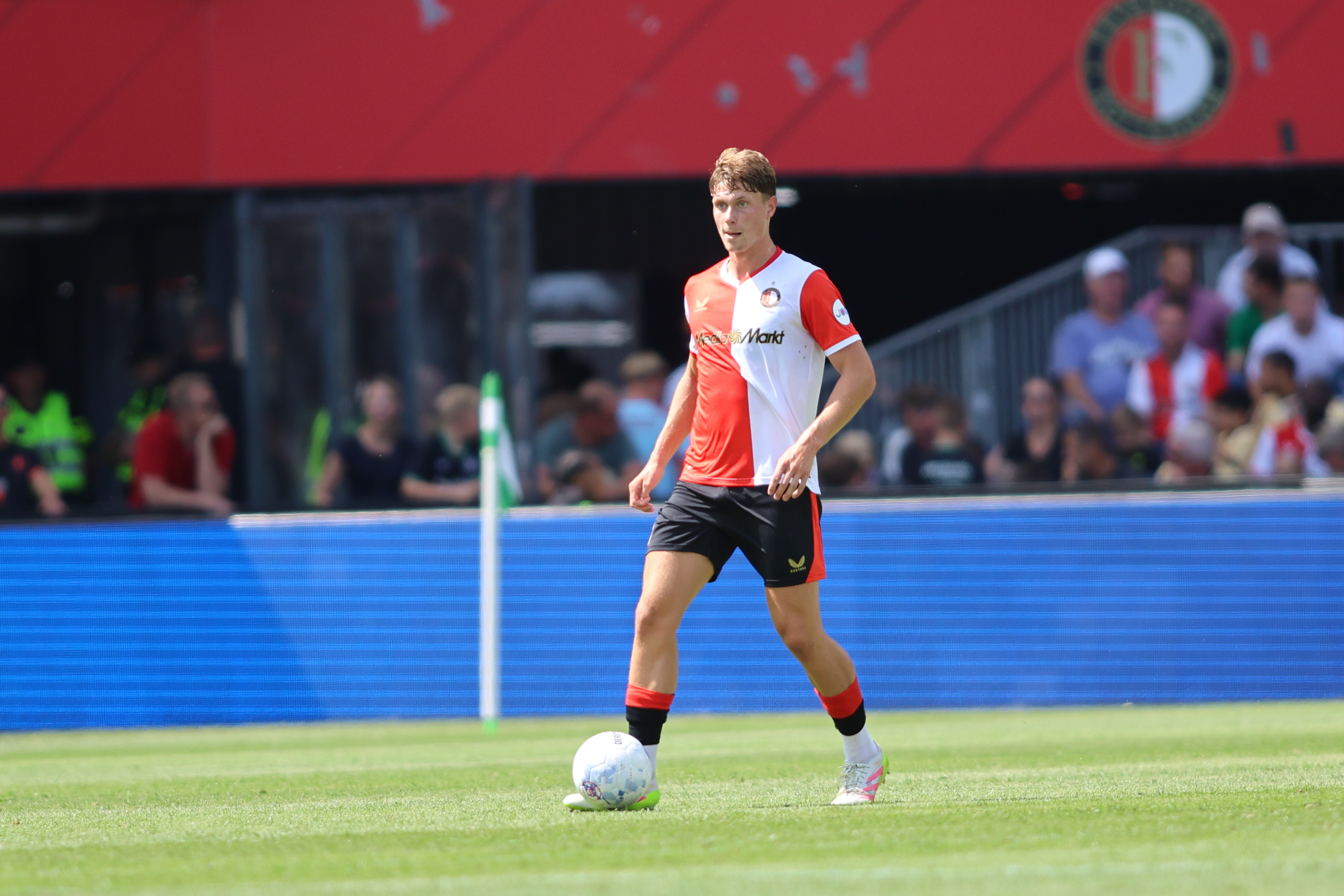 Kraaijeveld begin achterin tegen Wolfsburg; Moder ontbreekt