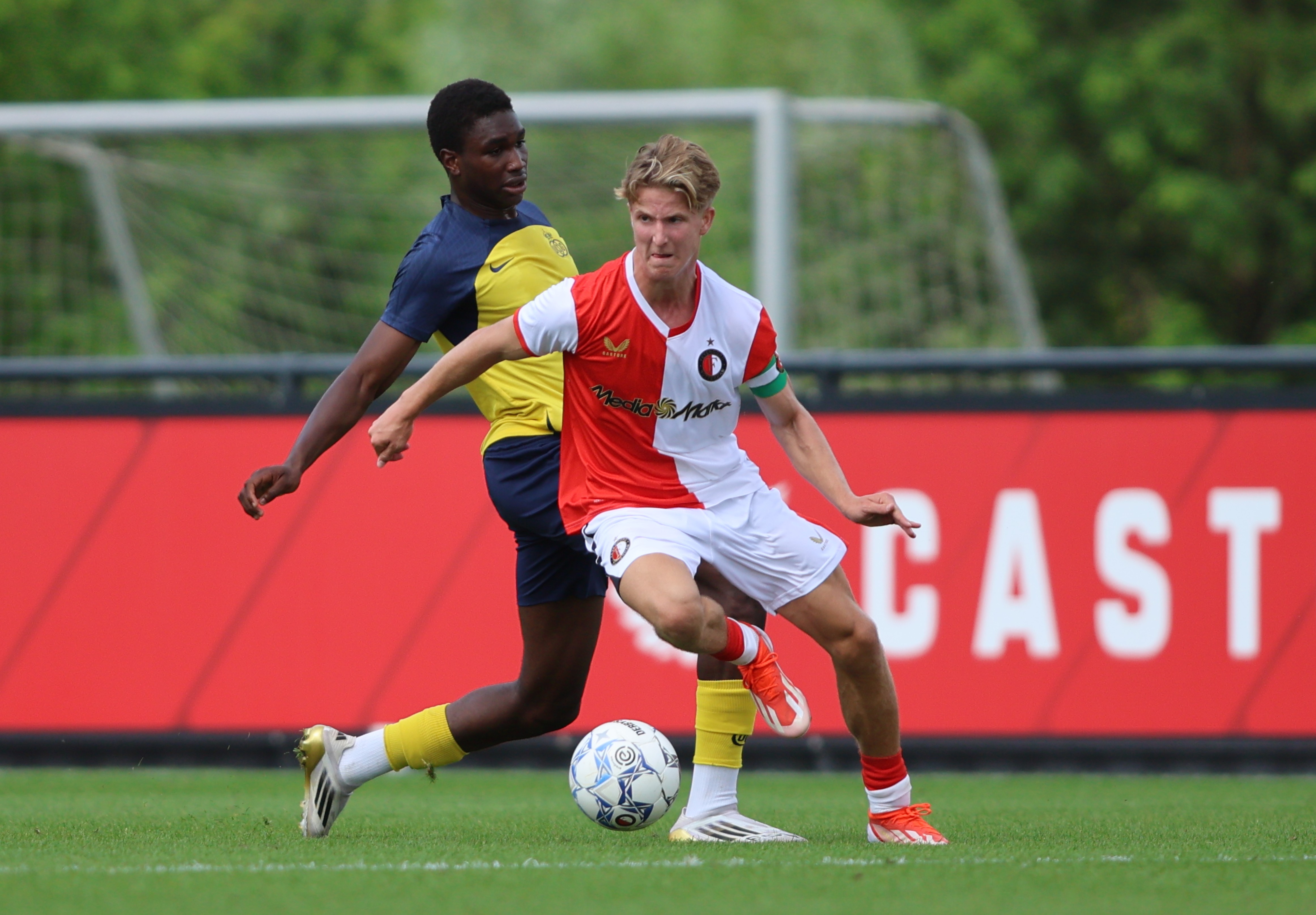 zino-sneijer-vs-union-saint-gilloisse-o23-jim-breeman-sports-photography-26