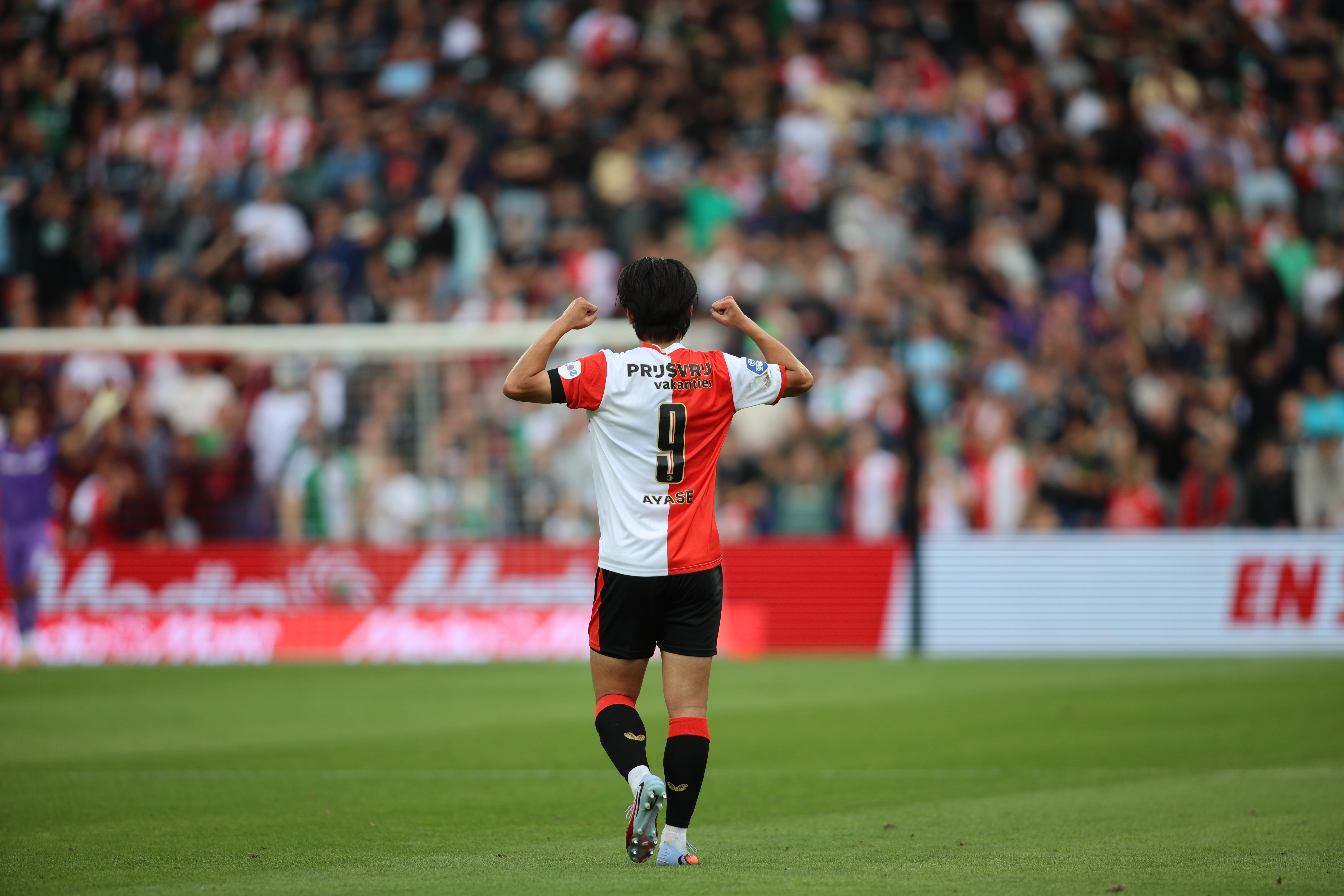 ayase-ueda-vs-wolfsburg-jim-breeman-sports-photography-9