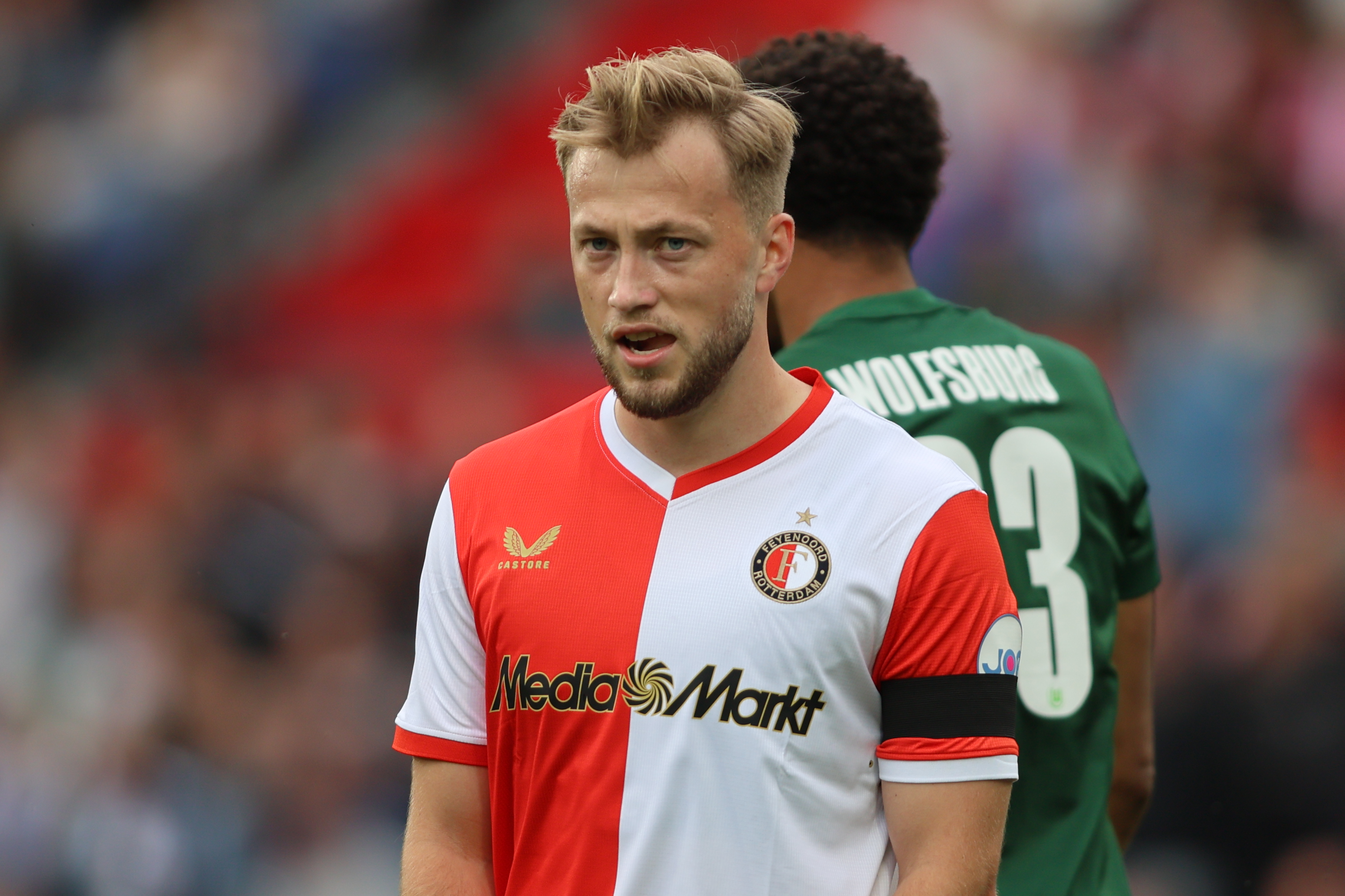 Tengstedt helpt Feyenoord aan oefenzege op Lokeren