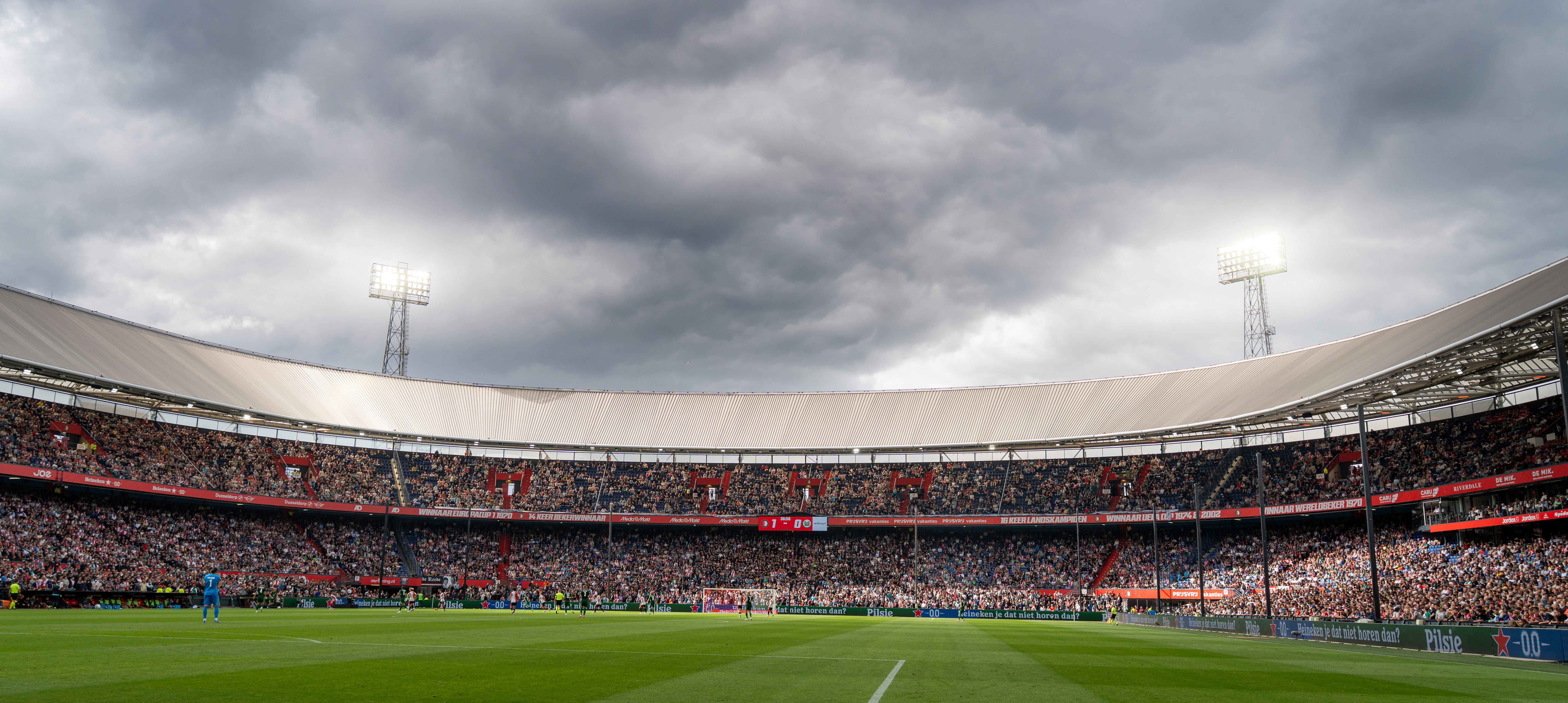 ‘Aandeelhouders richting akkoord: Feyenoord beoordeelt renovatieplan alsnog’